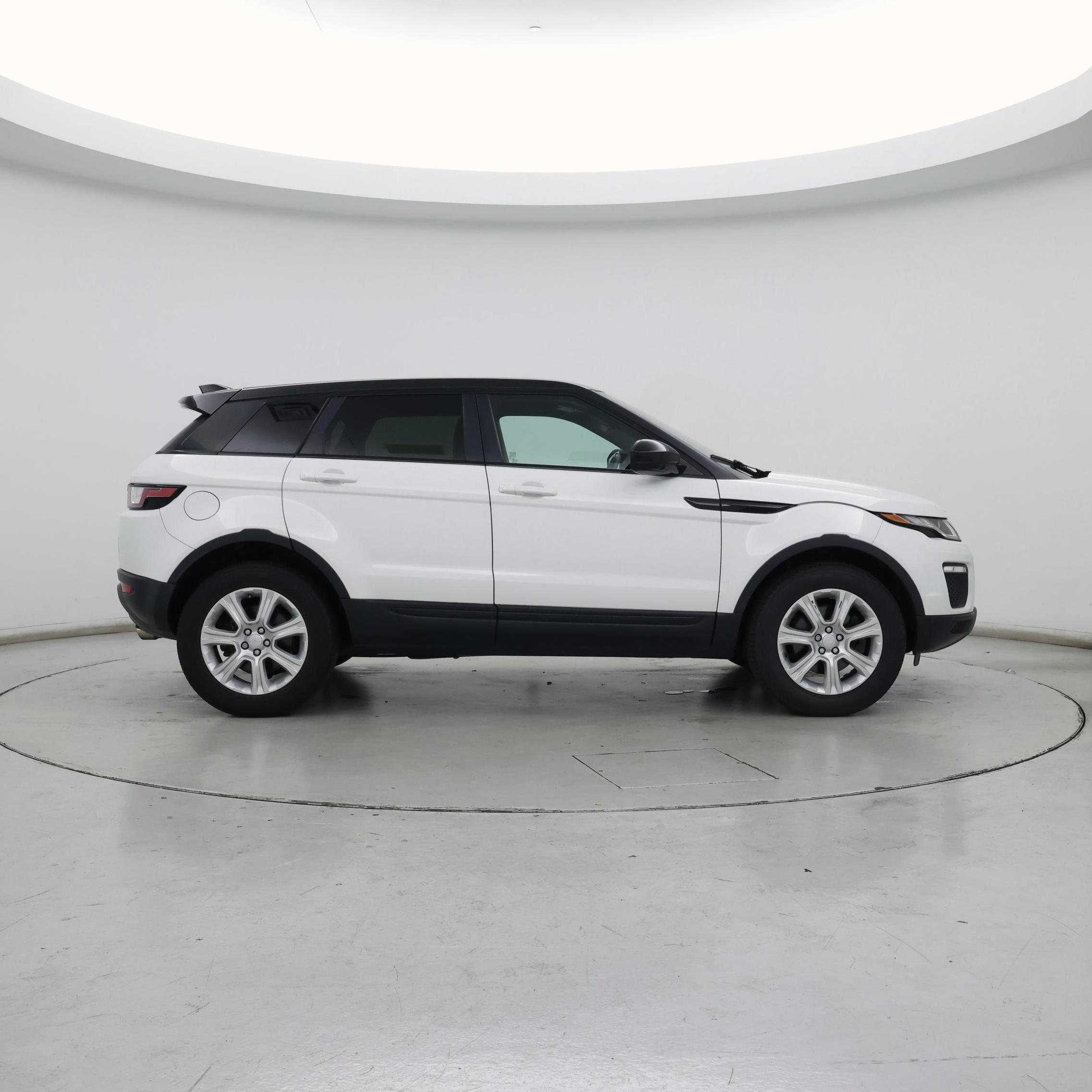 Thumbnail: 2017 Land Rover Range Rover Evoque - 7