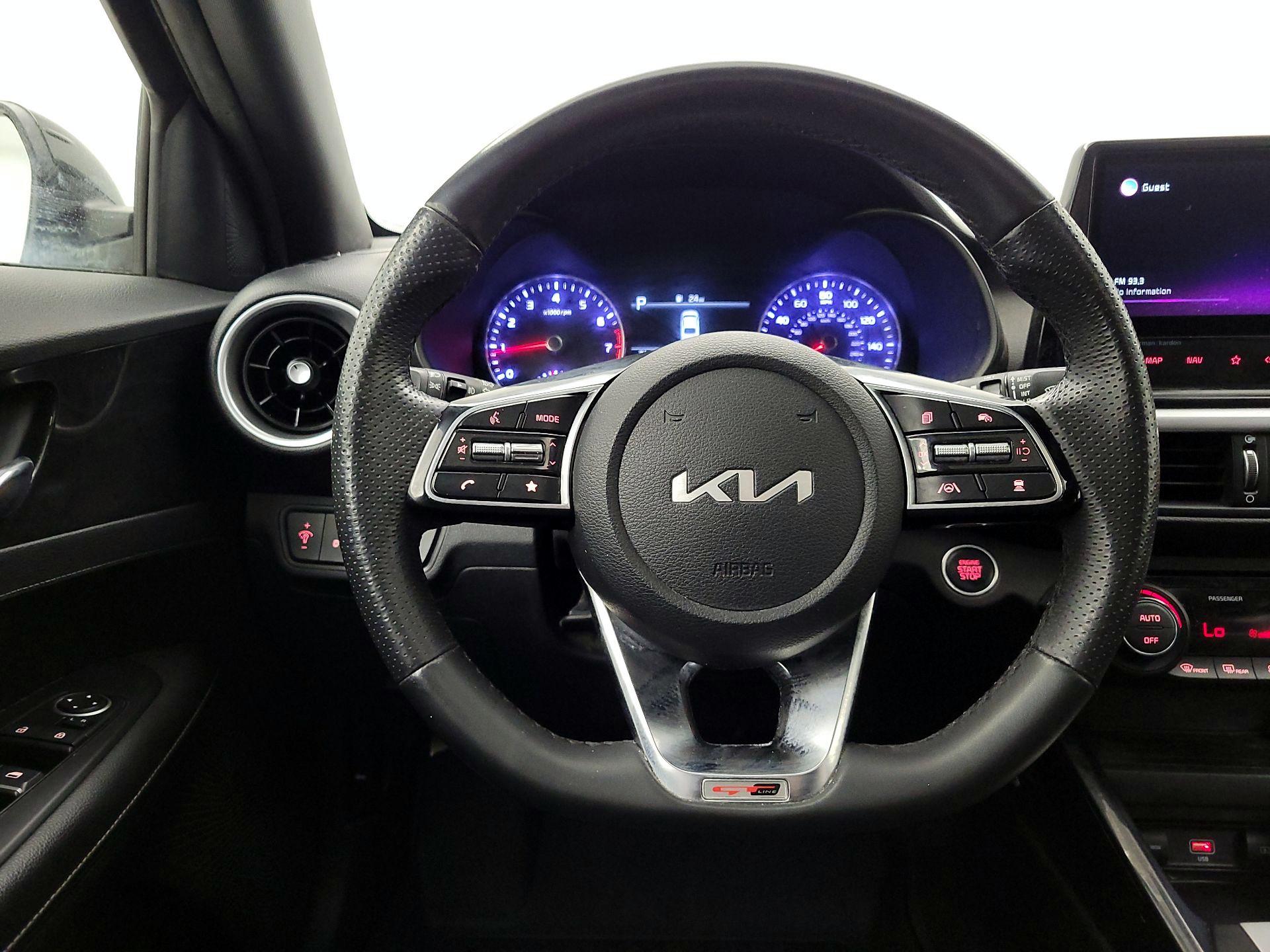 Thumbnail: 2022 Kia Forte - 10