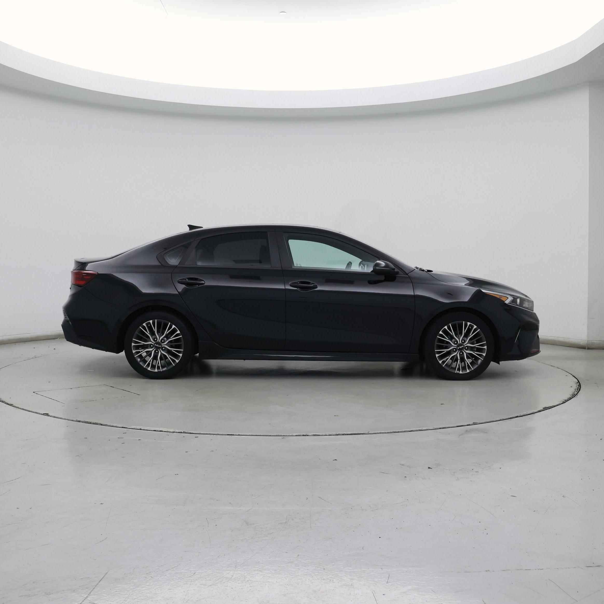 Thumbnail: 2022 Kia Forte - 7