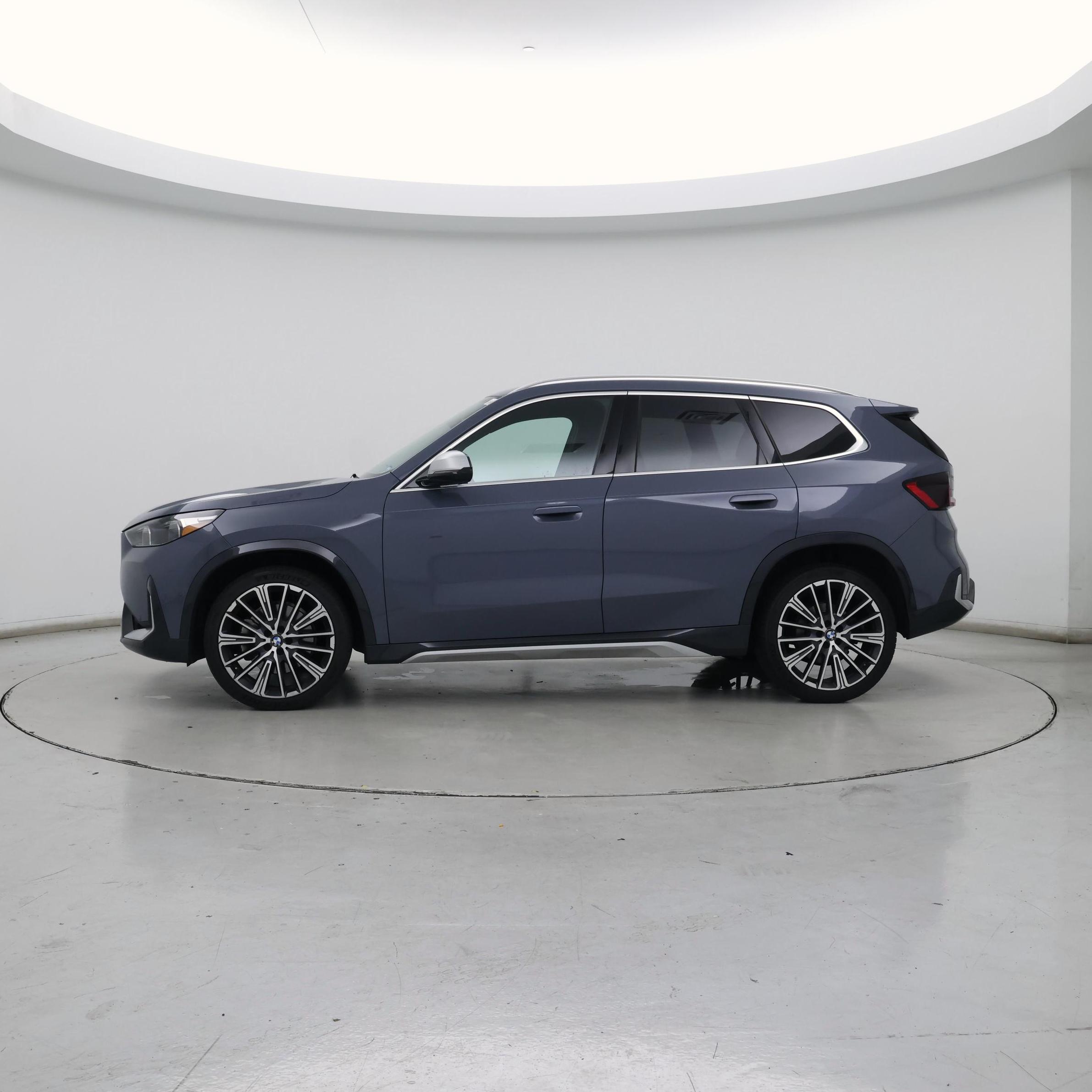Thumbnail: 2023 BMW X1 - 3