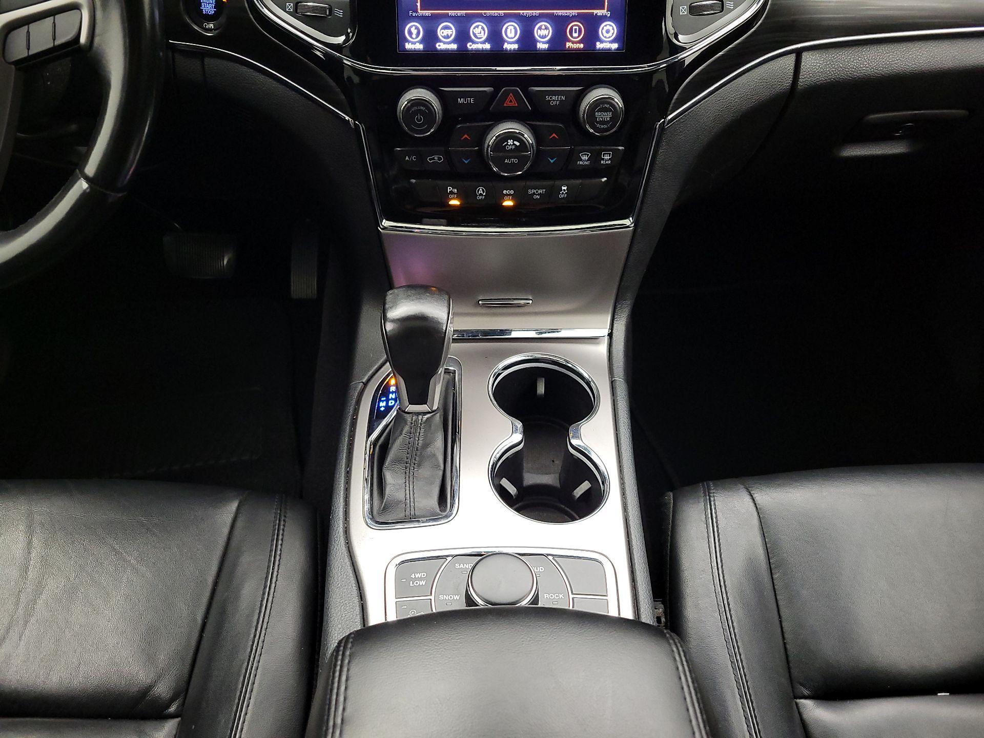 Thumbnail: 2020 Jeep Grand Cherokee - 17