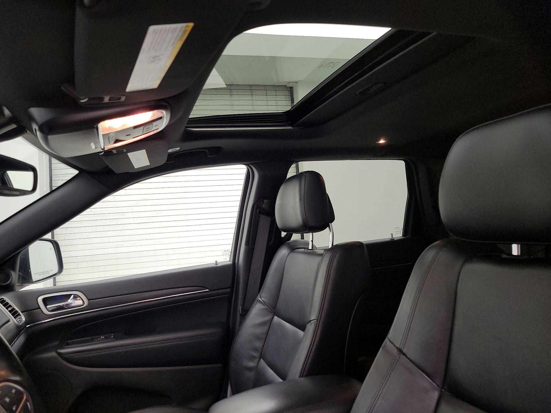 Thumbnail: 2020 Jeep Grand Cherokee - 19