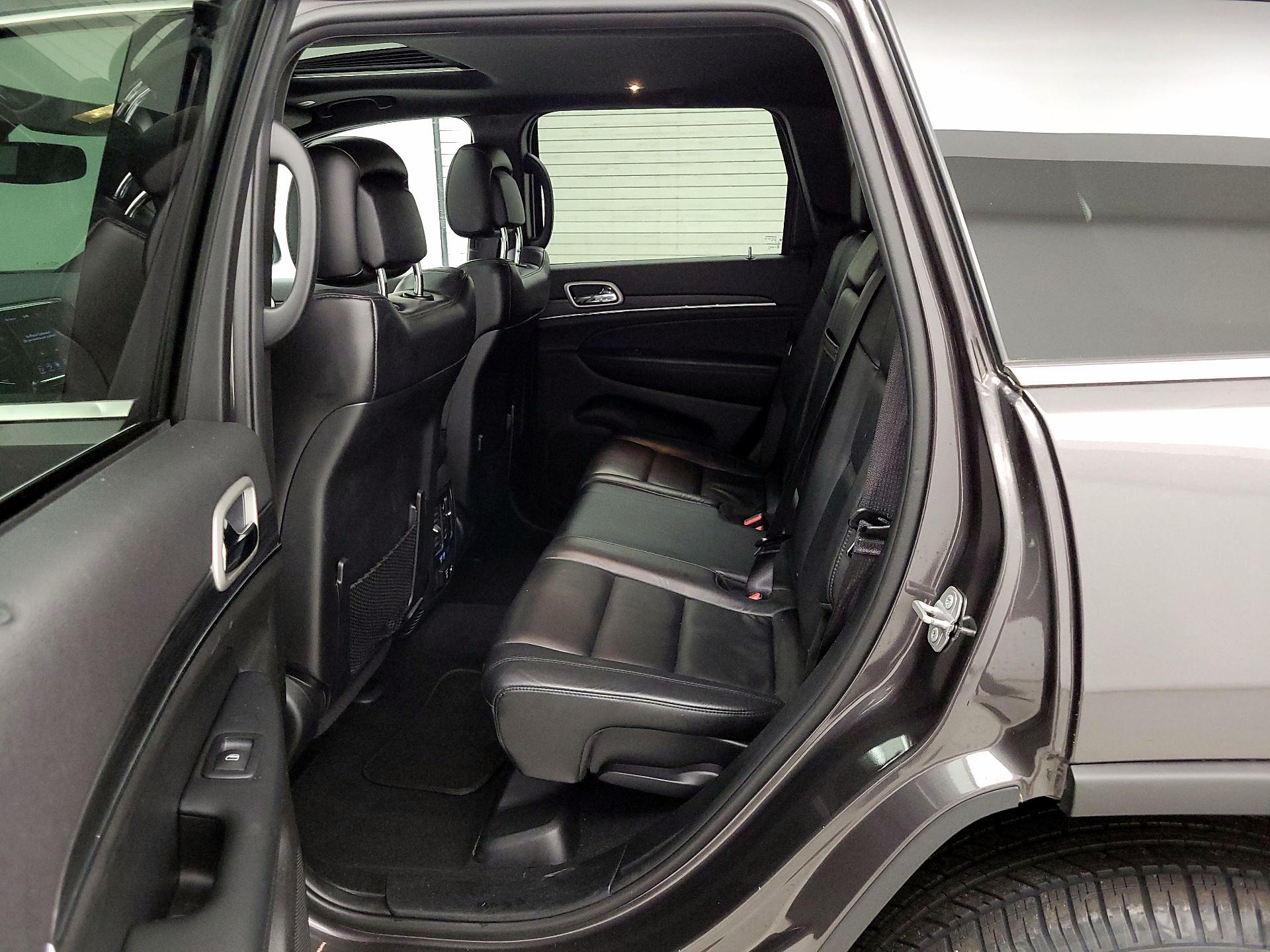 Thumbnail: 2020 Jeep Grand Cherokee - 20