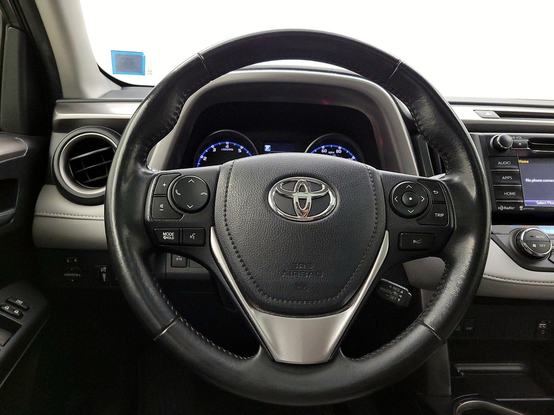 Thumbnail: 2018 Toyota RAV4 - 10