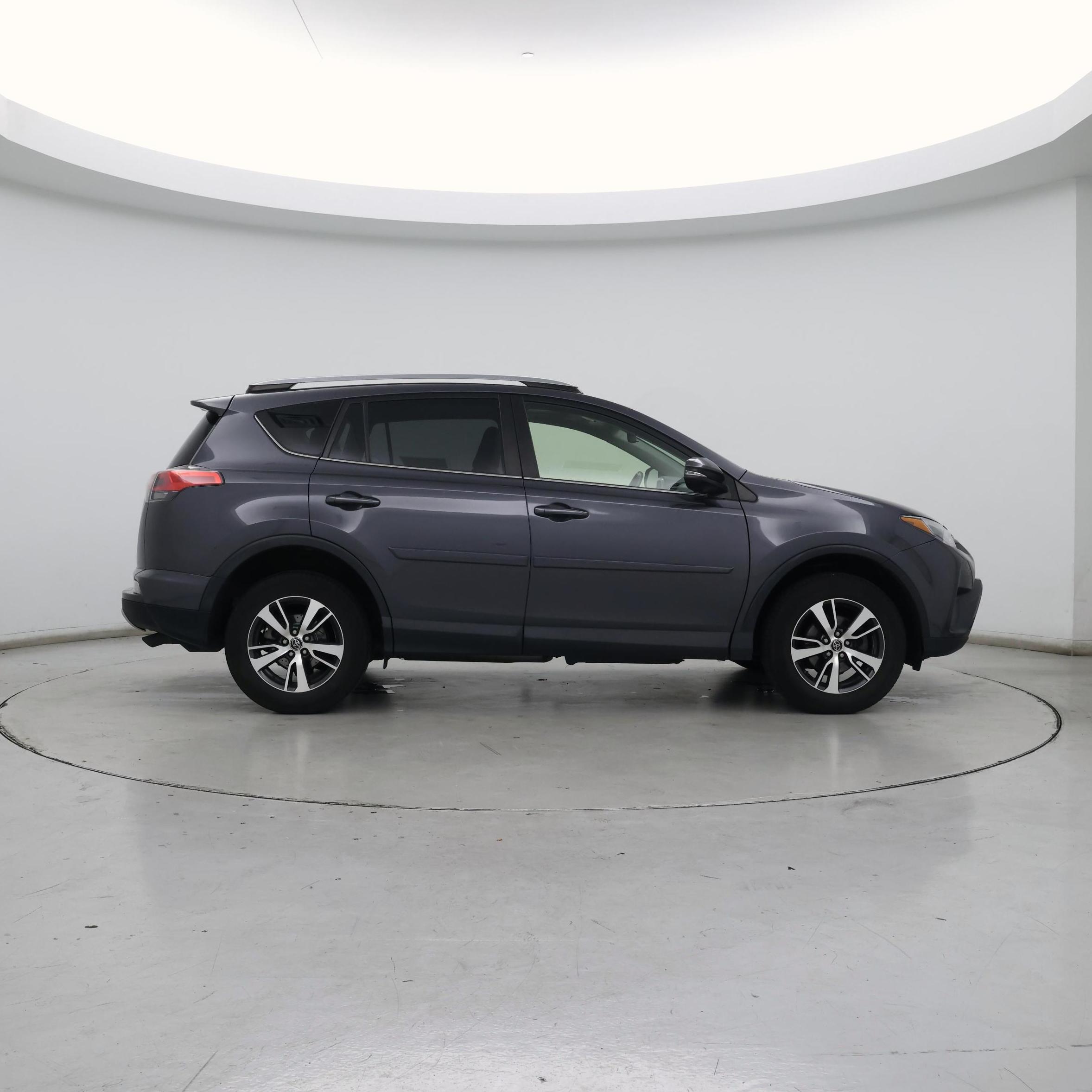 Thumbnail: 2018 Toyota RAV4 - 7