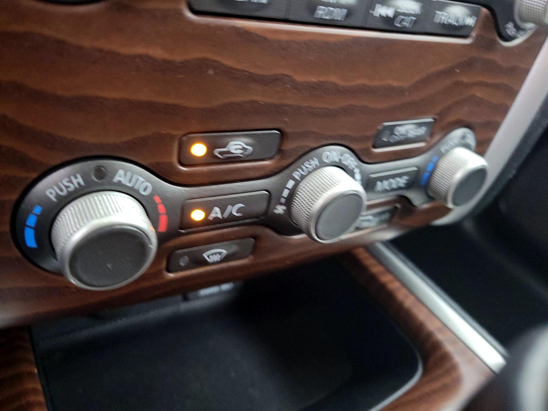 Thumbnail: 2018 Nissan Pathfinder - 16