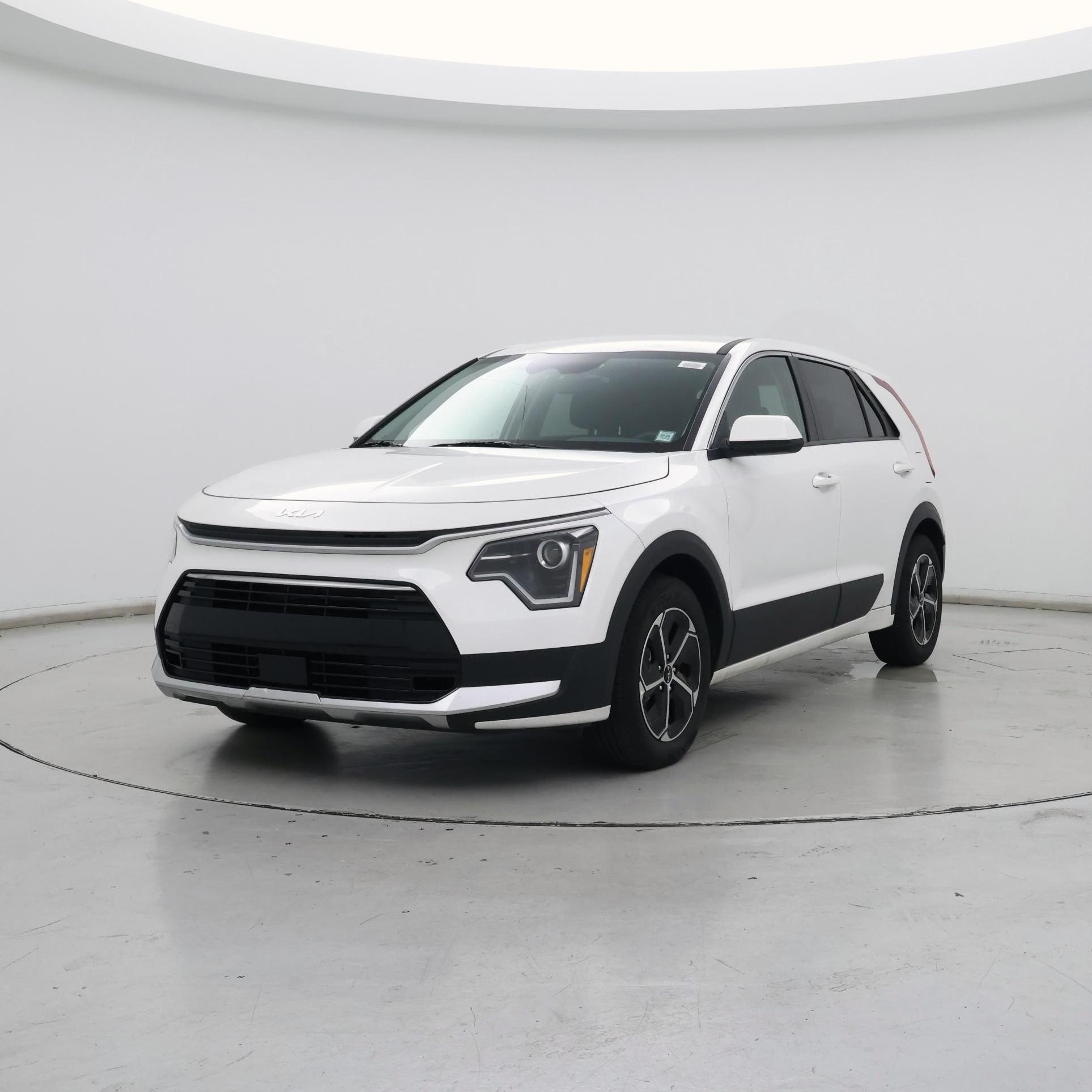 Thumbnail: 2023 Kia Niro - 4