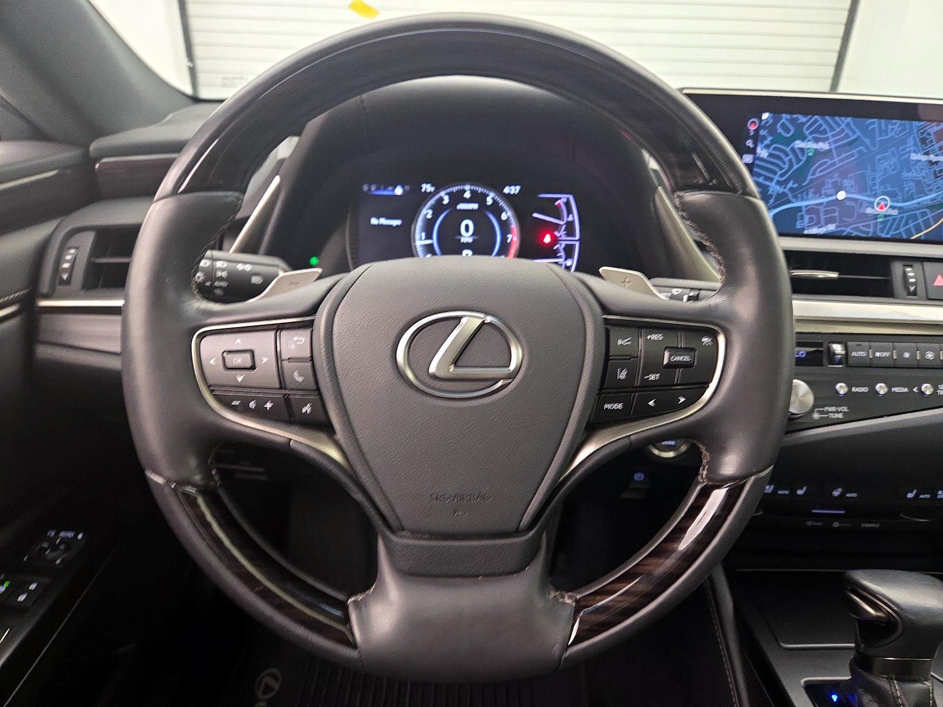 Thumbnail: 2021 Lexus ES - 10