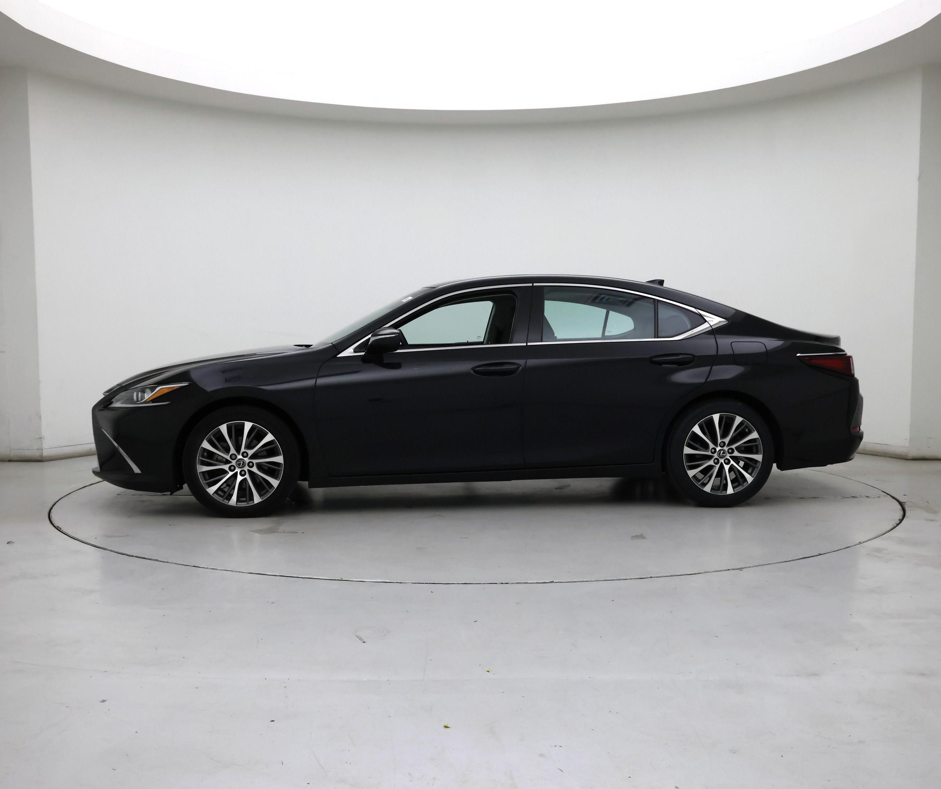 Thumbnail: 2021 Lexus ES - 3