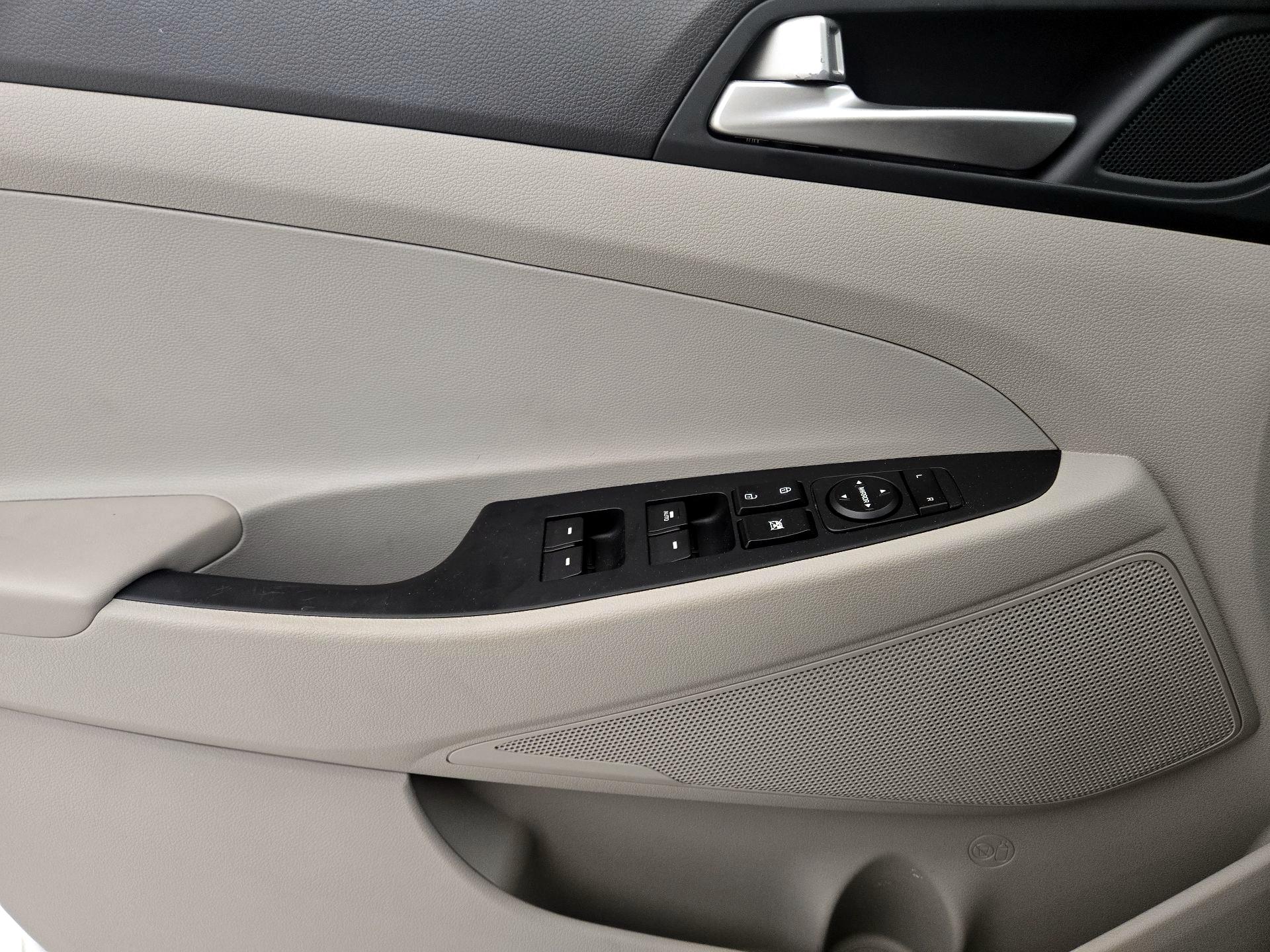Thumbnail: 2020 Hyundai Tucson - 12