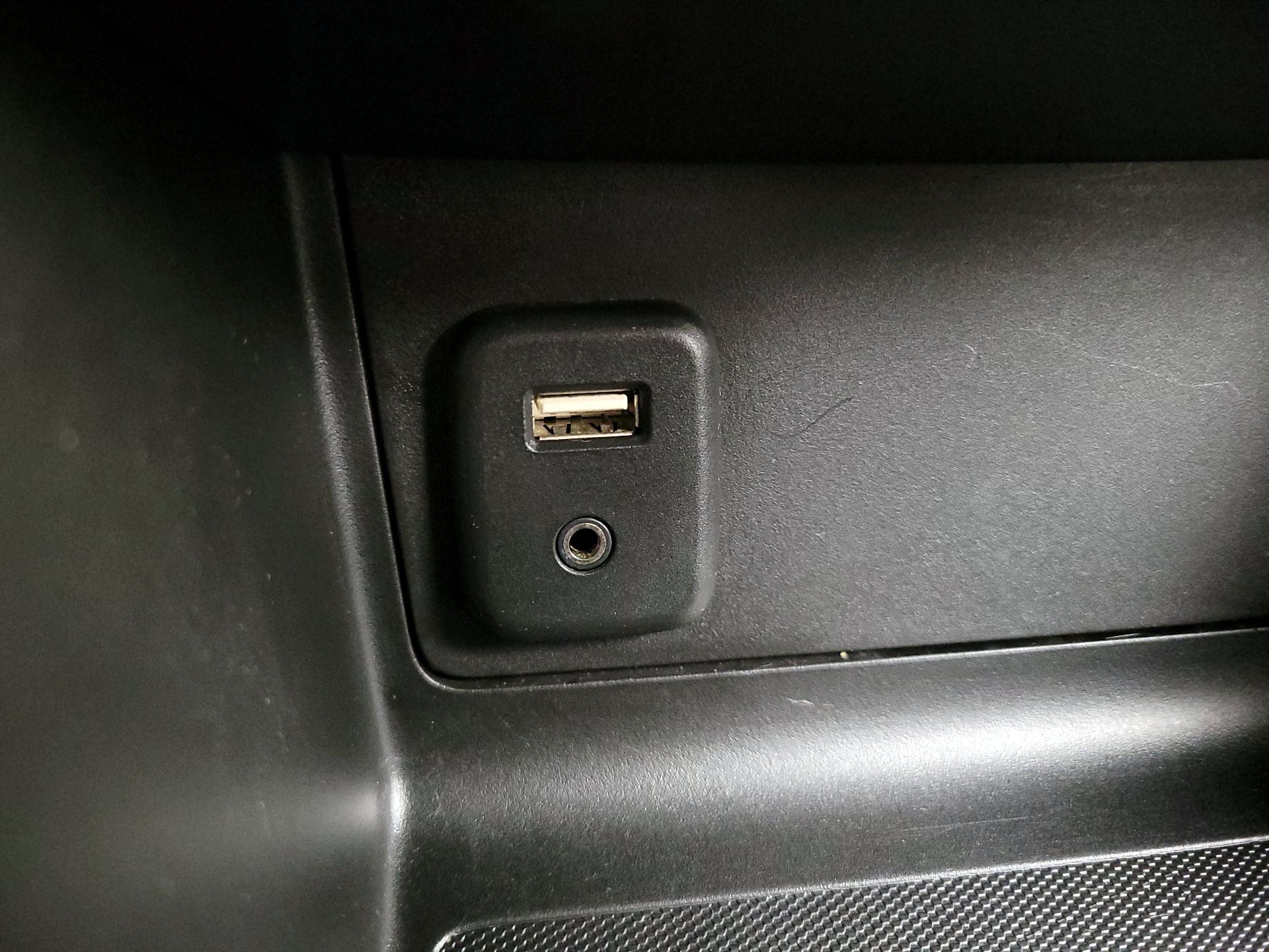 Thumbnail: 2016 Chevrolet Colorado - 18