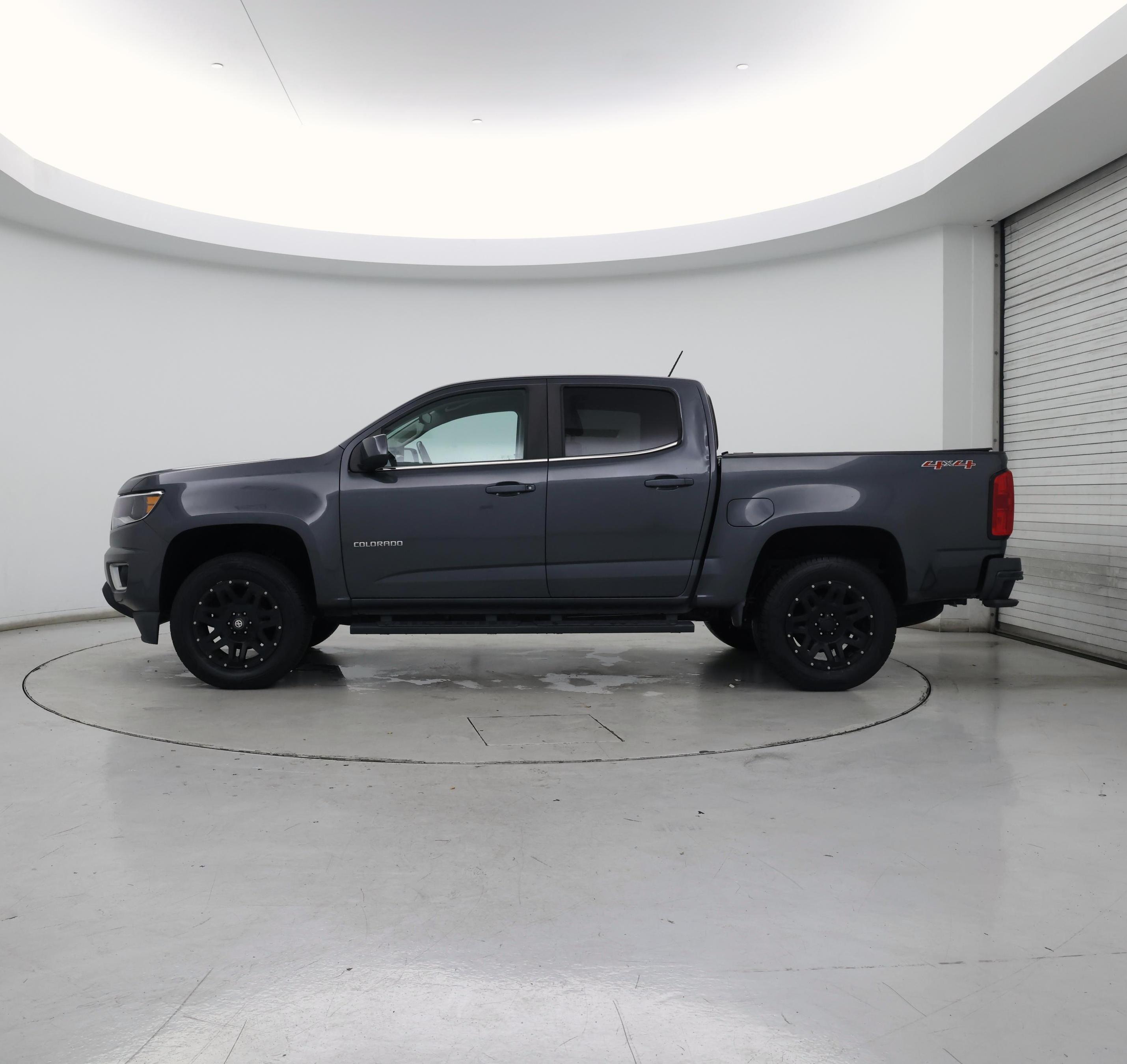 Thumbnail: 2016 Chevrolet Colorado - 3