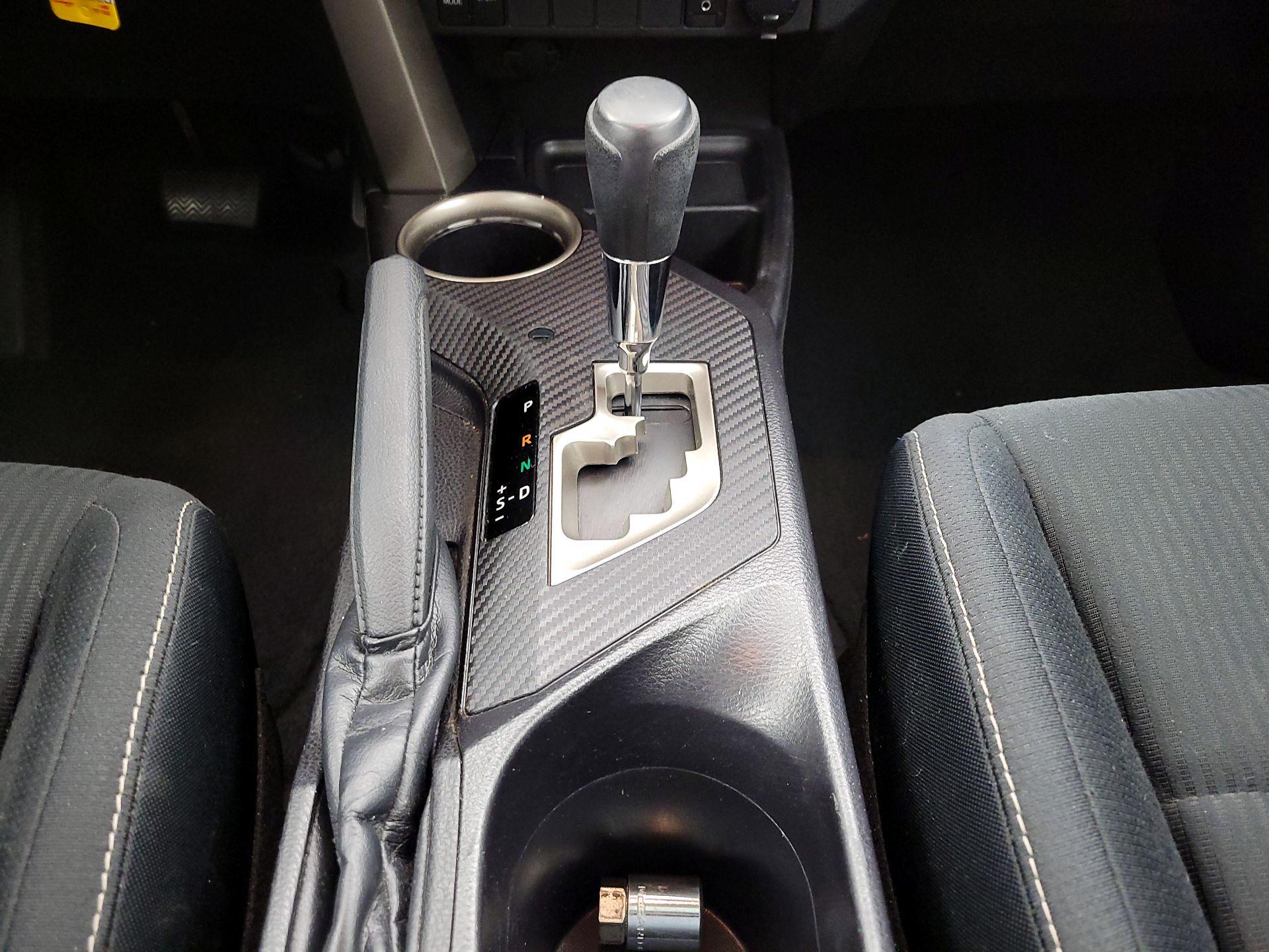 Thumbnail: 2015 Toyota RAV4 - 17