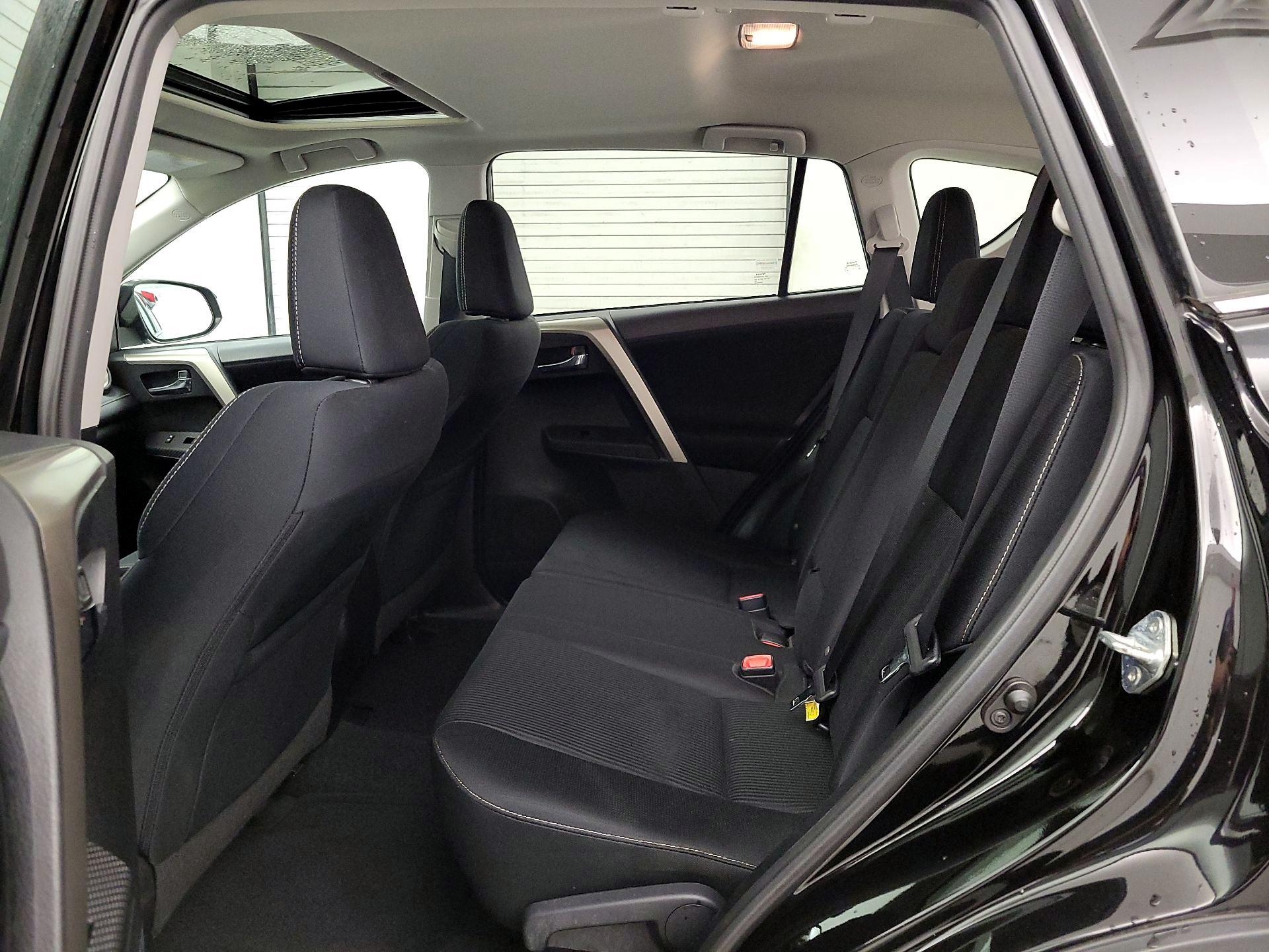 Thumbnail: 2015 Toyota RAV4 - 20