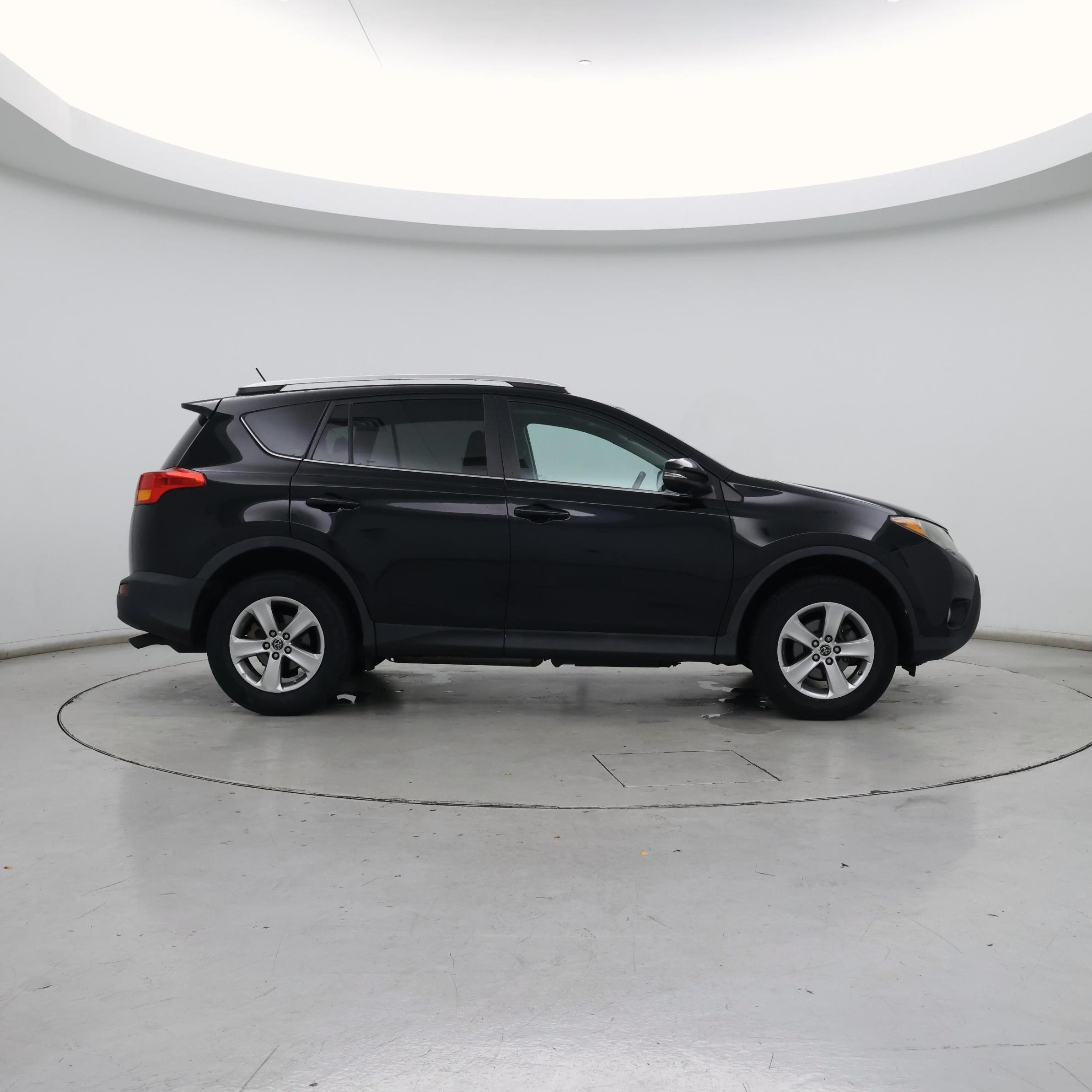 Thumbnail: 2015 Toyota RAV4 - 7