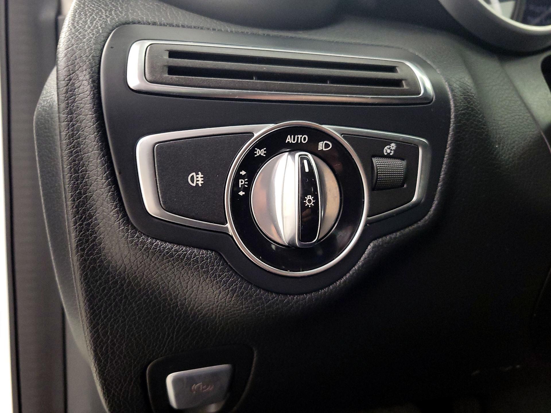 Thumbnail: 2016 Mercedes-Benz C-Class - 13