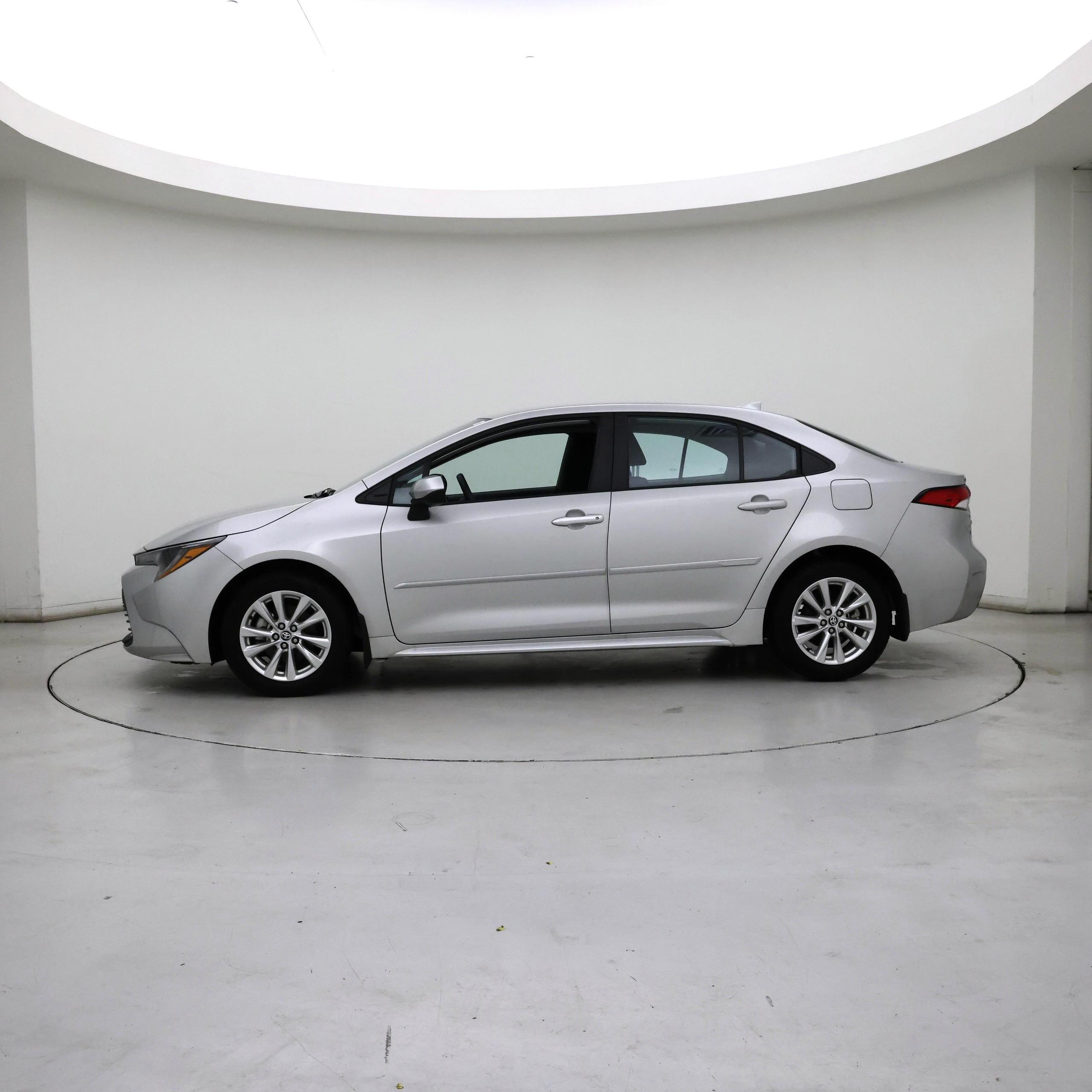 Thumbnail: 2024 Toyota Corolla - 3