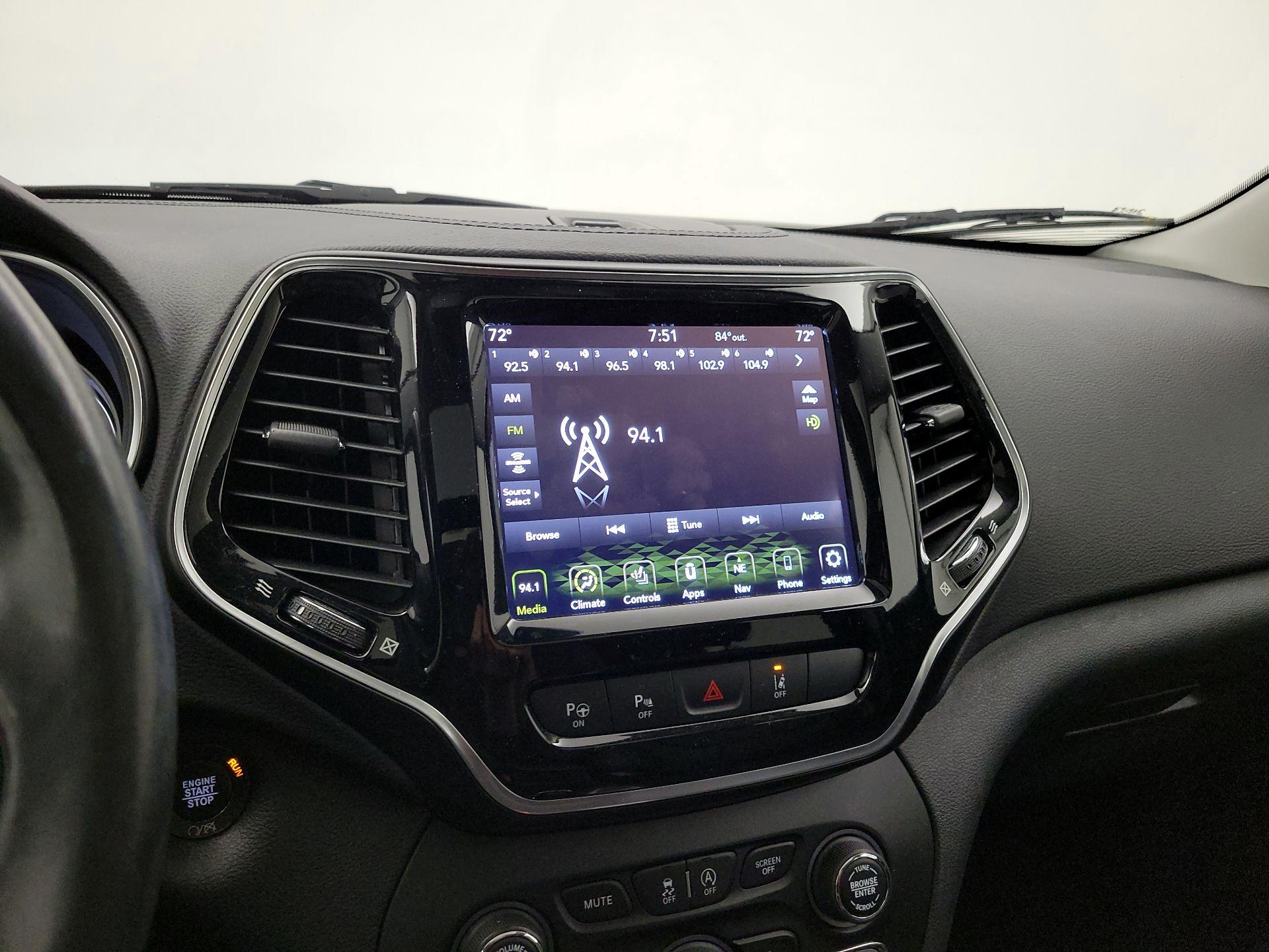 Thumbnail: 2020 Jeep Cherokee - 16