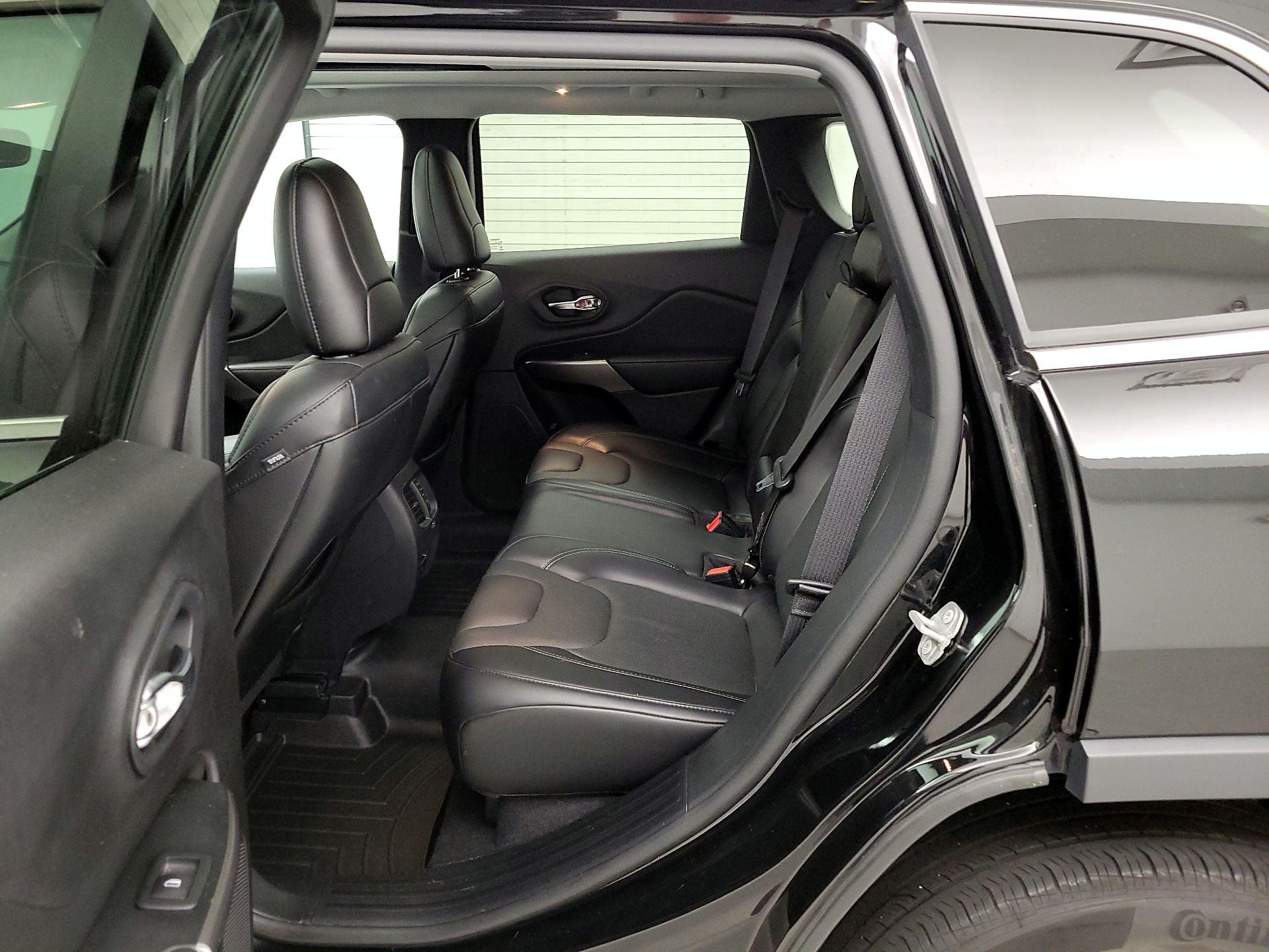 Thumbnail: 2020 Jeep Cherokee - 19