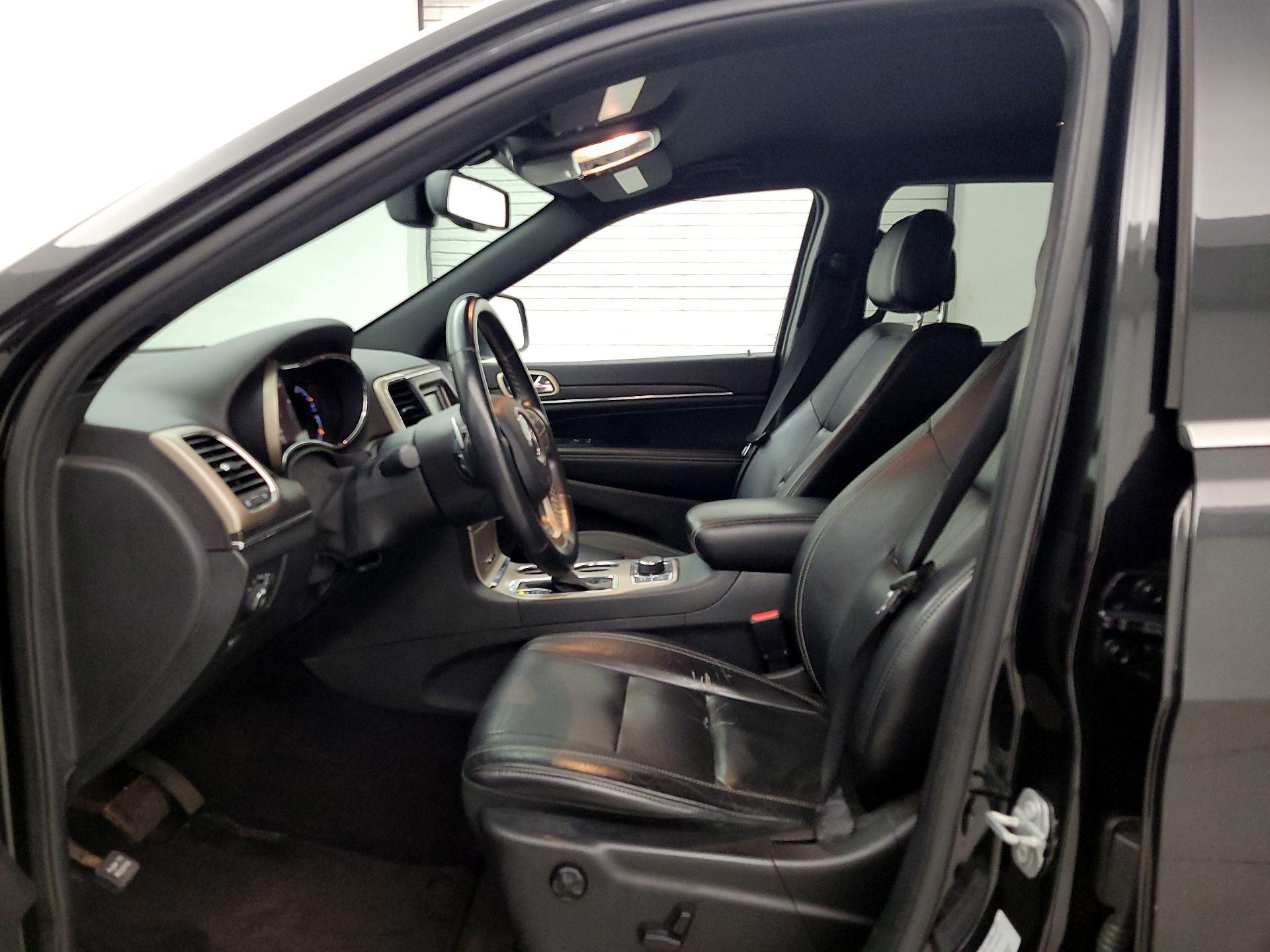 Thumbnail: 2016 Jeep Grand Cherokee - 11