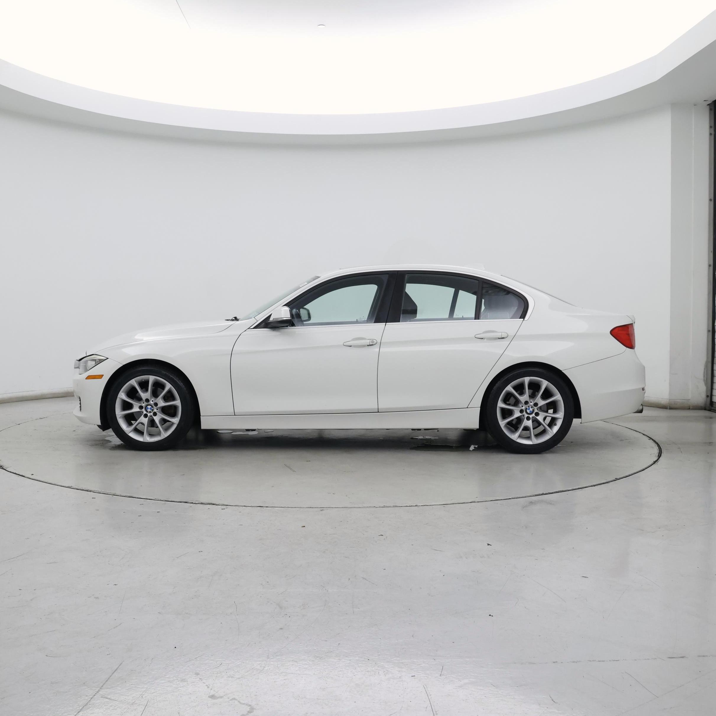 Thumbnail: 2015 BMW 3 Series - 3