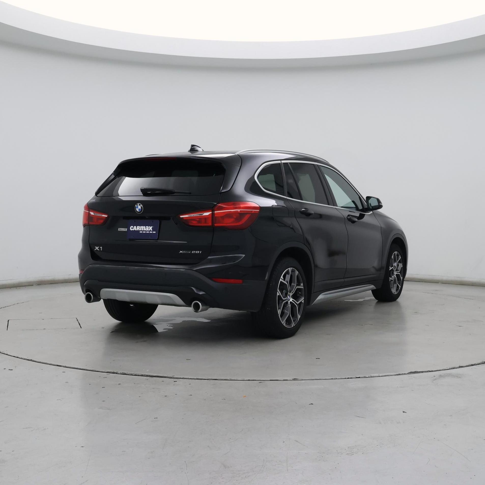 Thumbnail: 2021 BMW X1 - 8