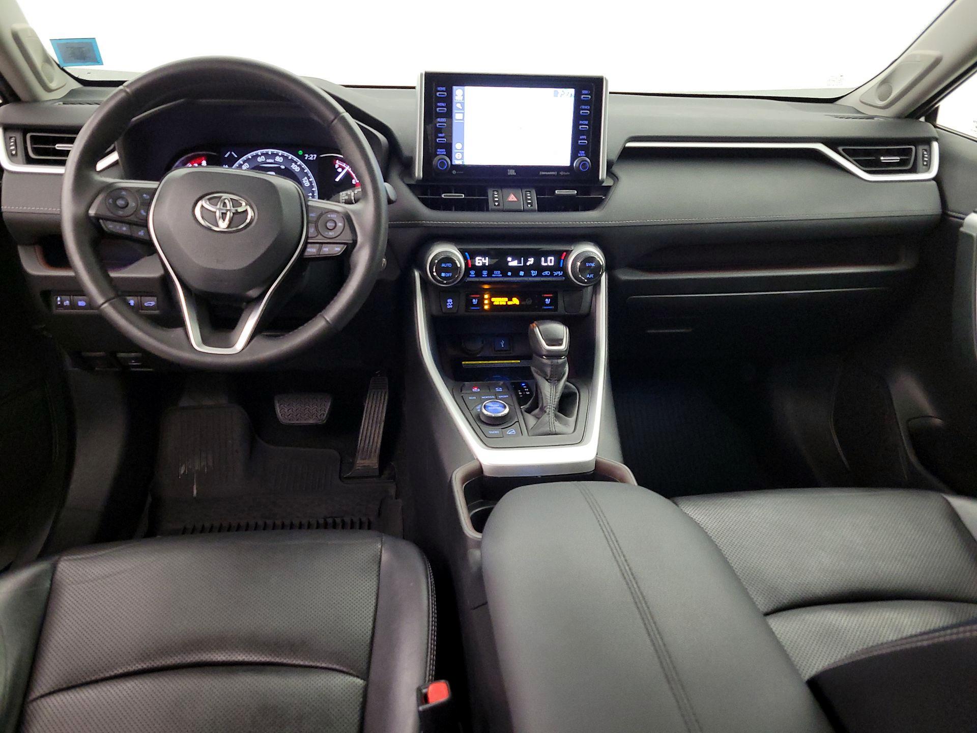Thumbnail: 2020 Toyota RAV4 - 9