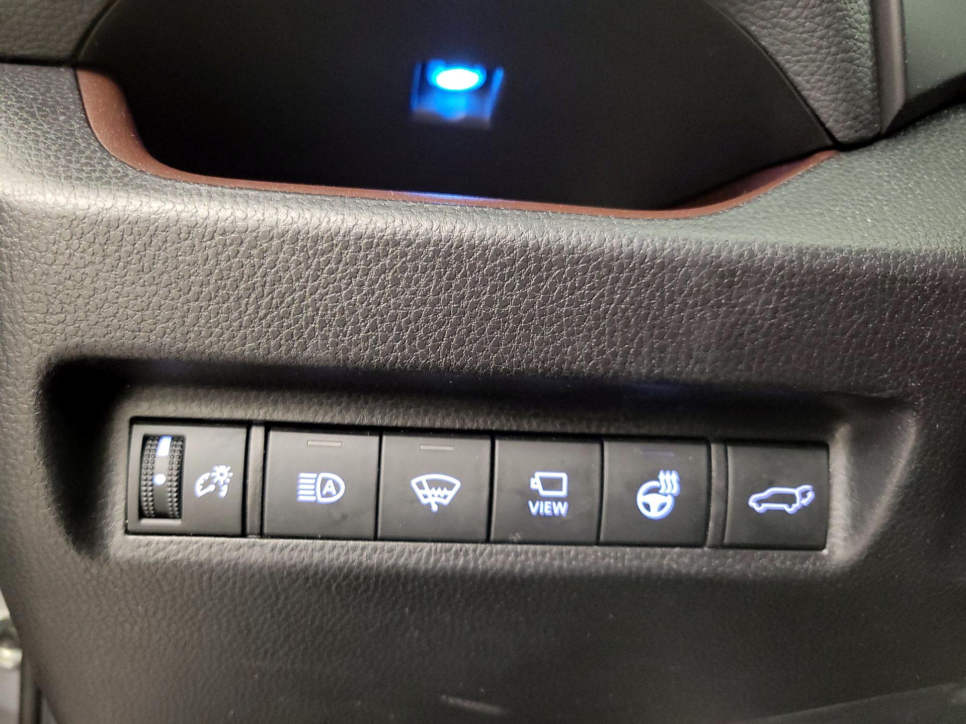 Thumbnail: 2020 Toyota RAV4 - 13