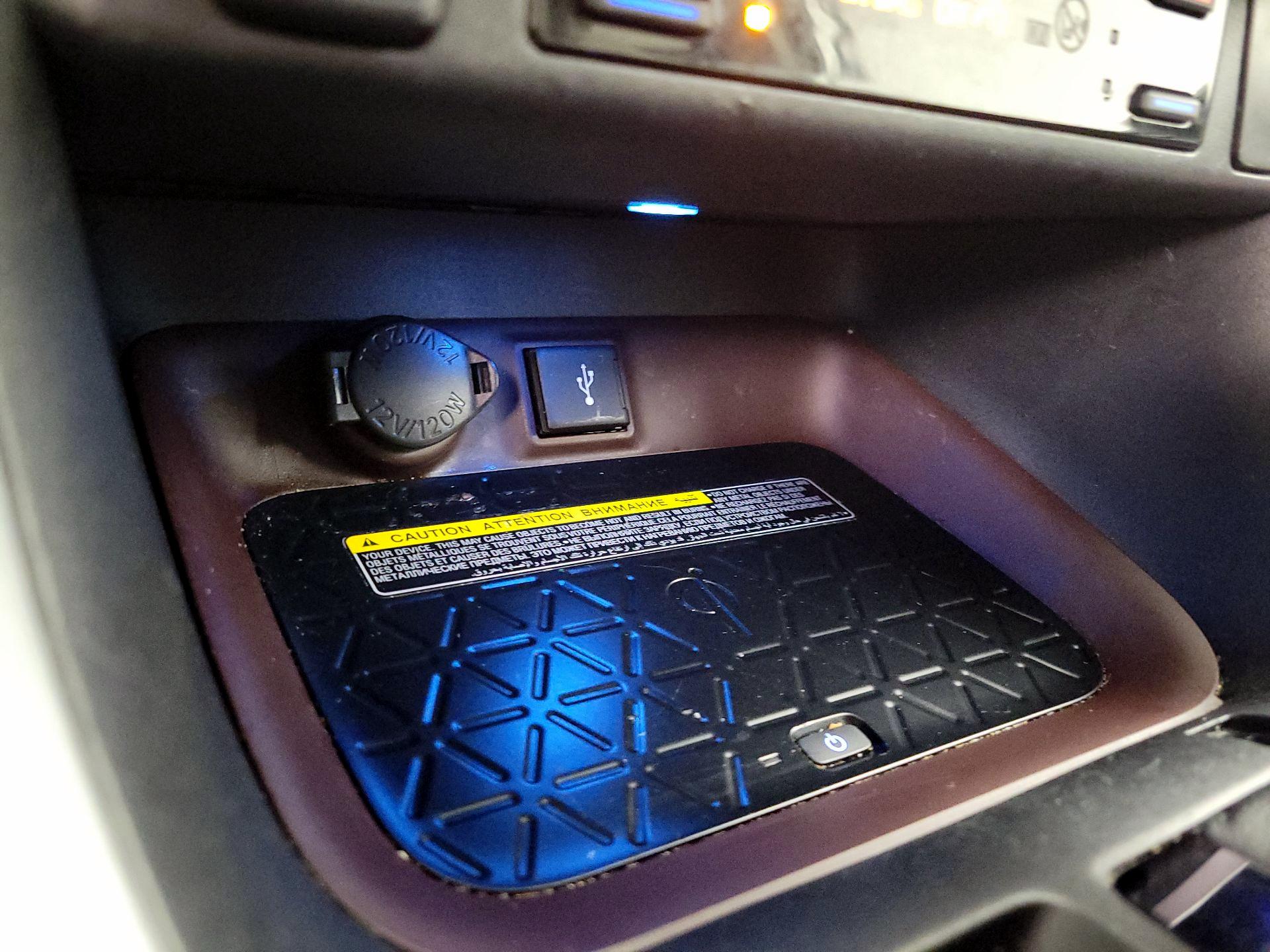 Thumbnail: 2020 Toyota RAV4 - 19