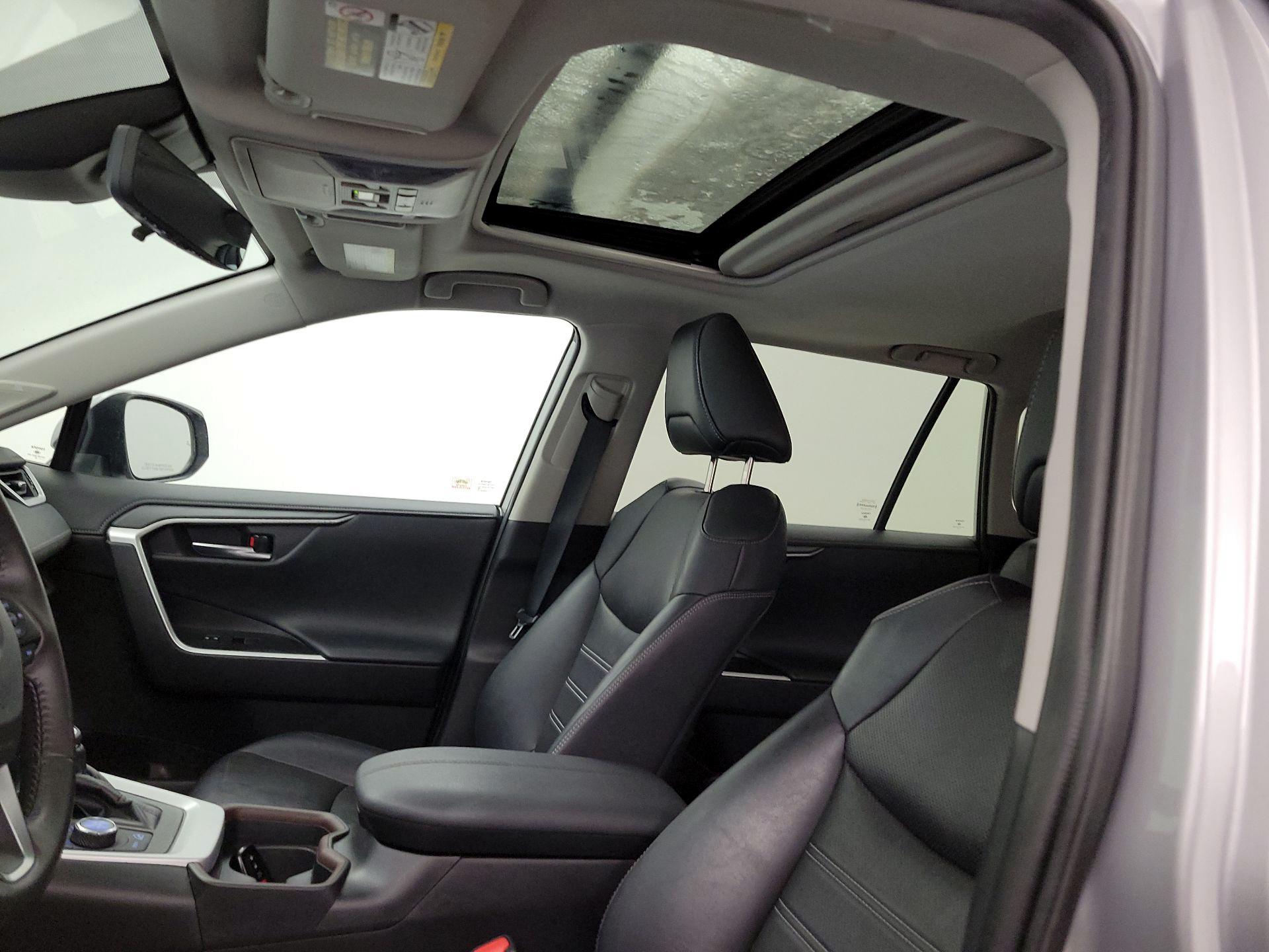 Thumbnail: 2020 Toyota RAV4 - 20