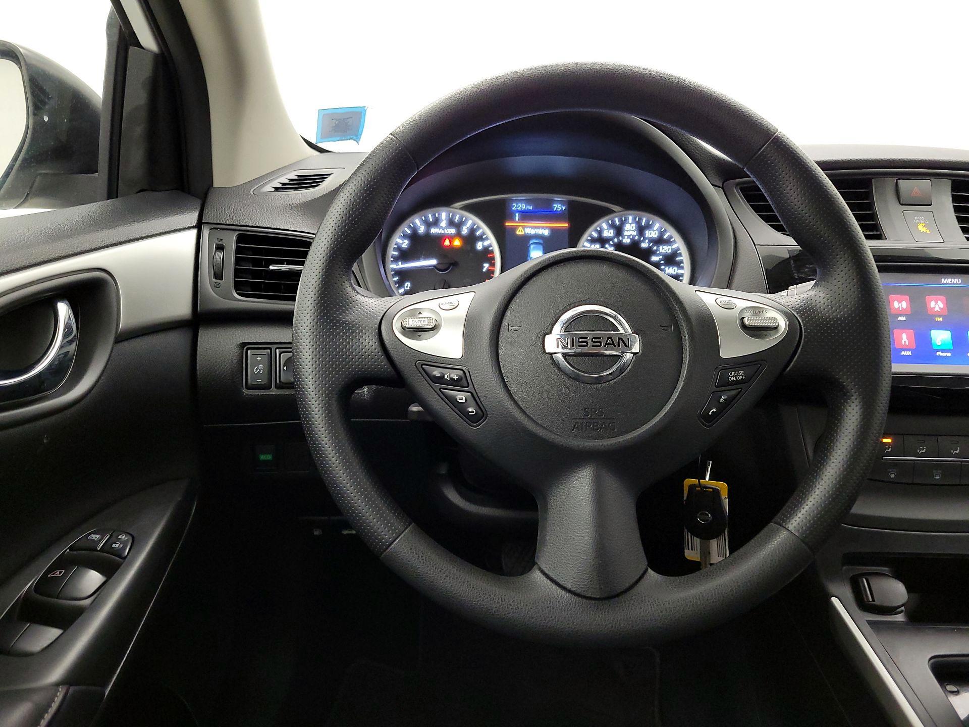 Thumbnail: 2019 Nissan Sentra - 10
