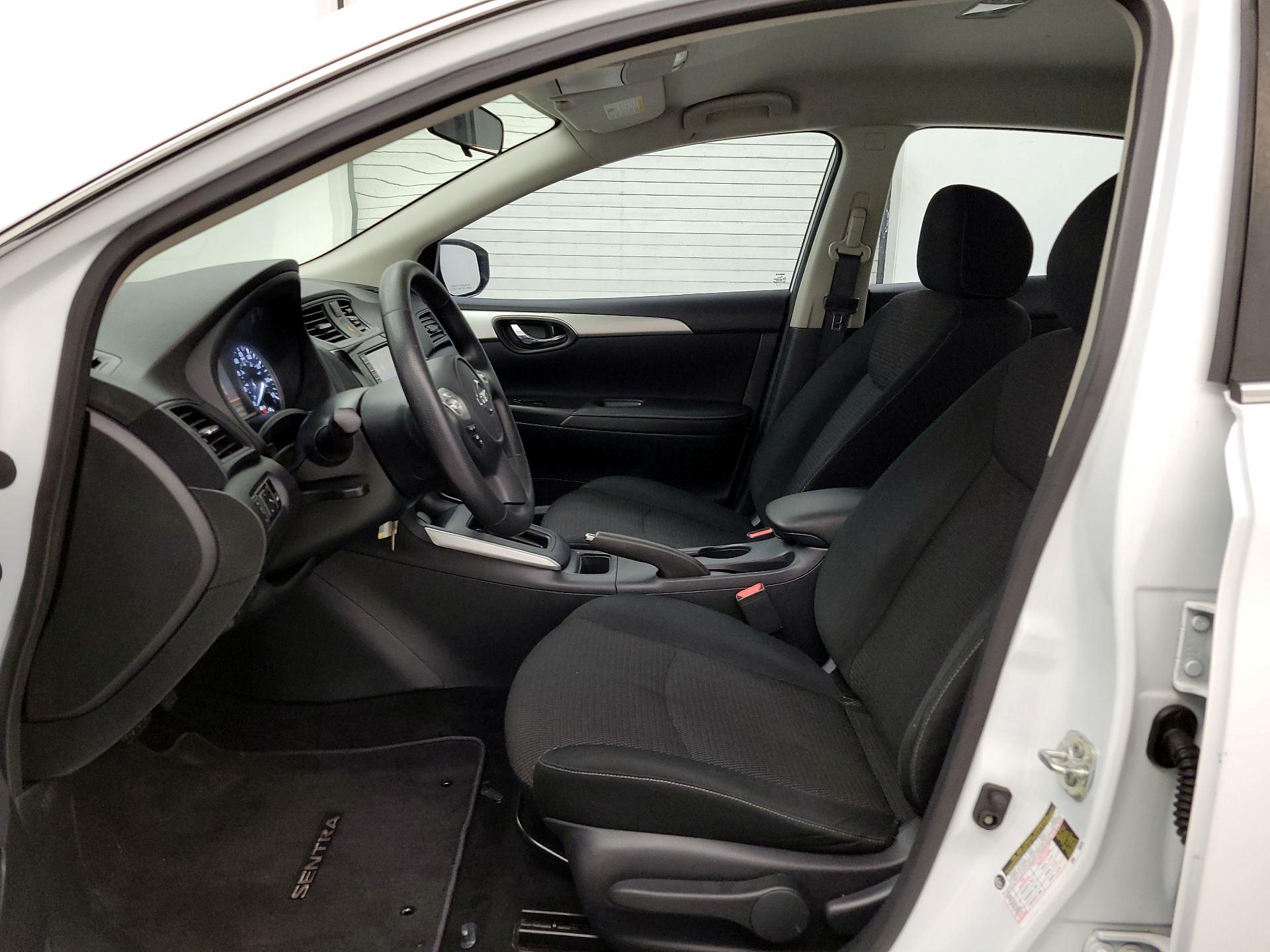Thumbnail: 2019 Nissan Sentra - 11