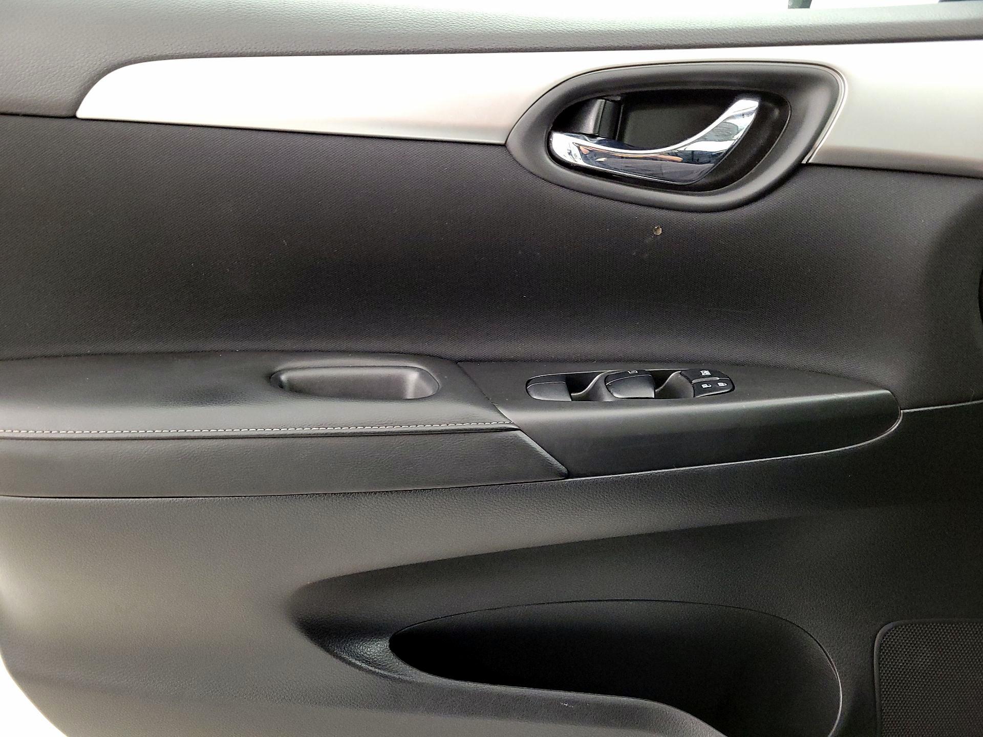 Thumbnail: 2019 Nissan Sentra - 12