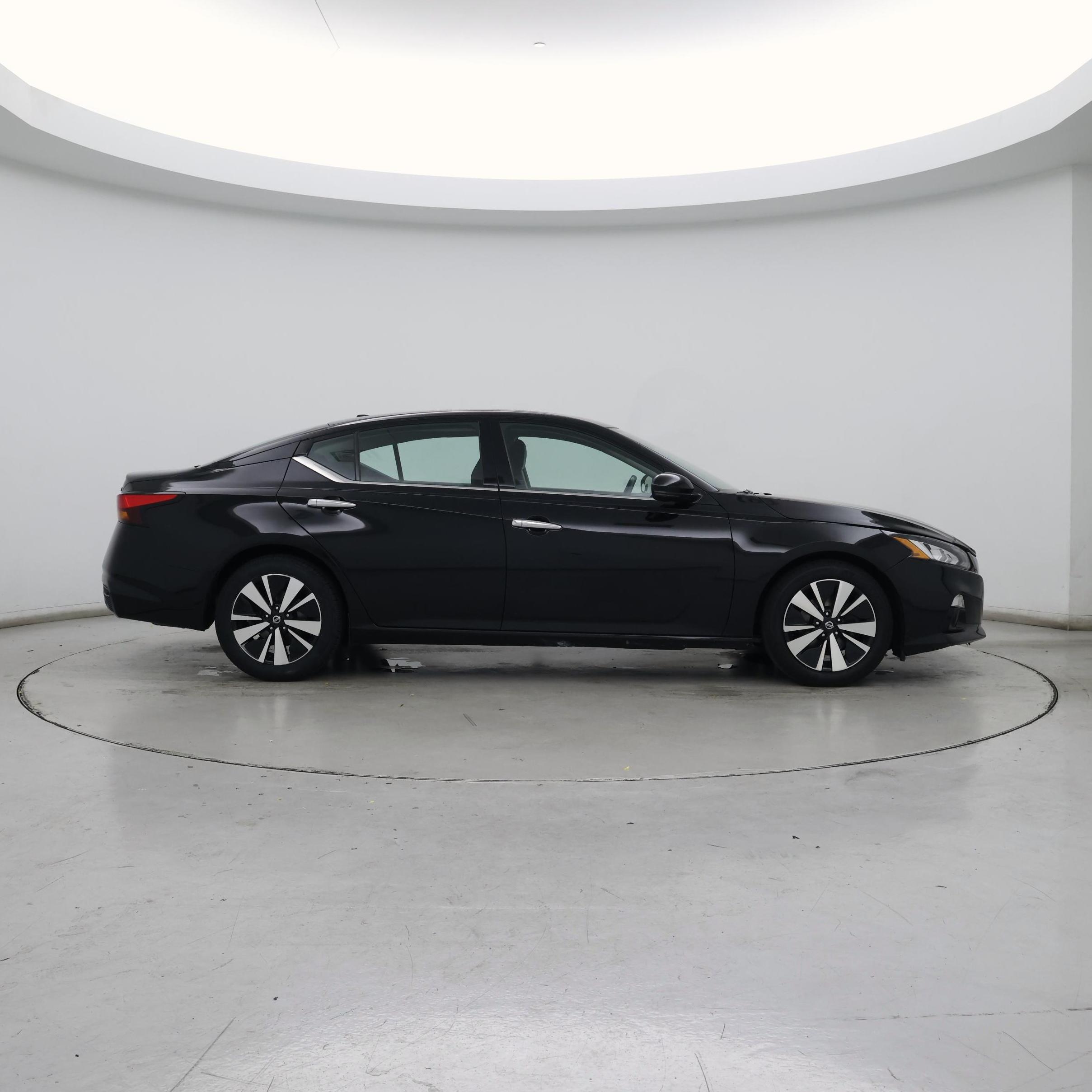 Thumbnail: 2019 Nissan Altima - 7