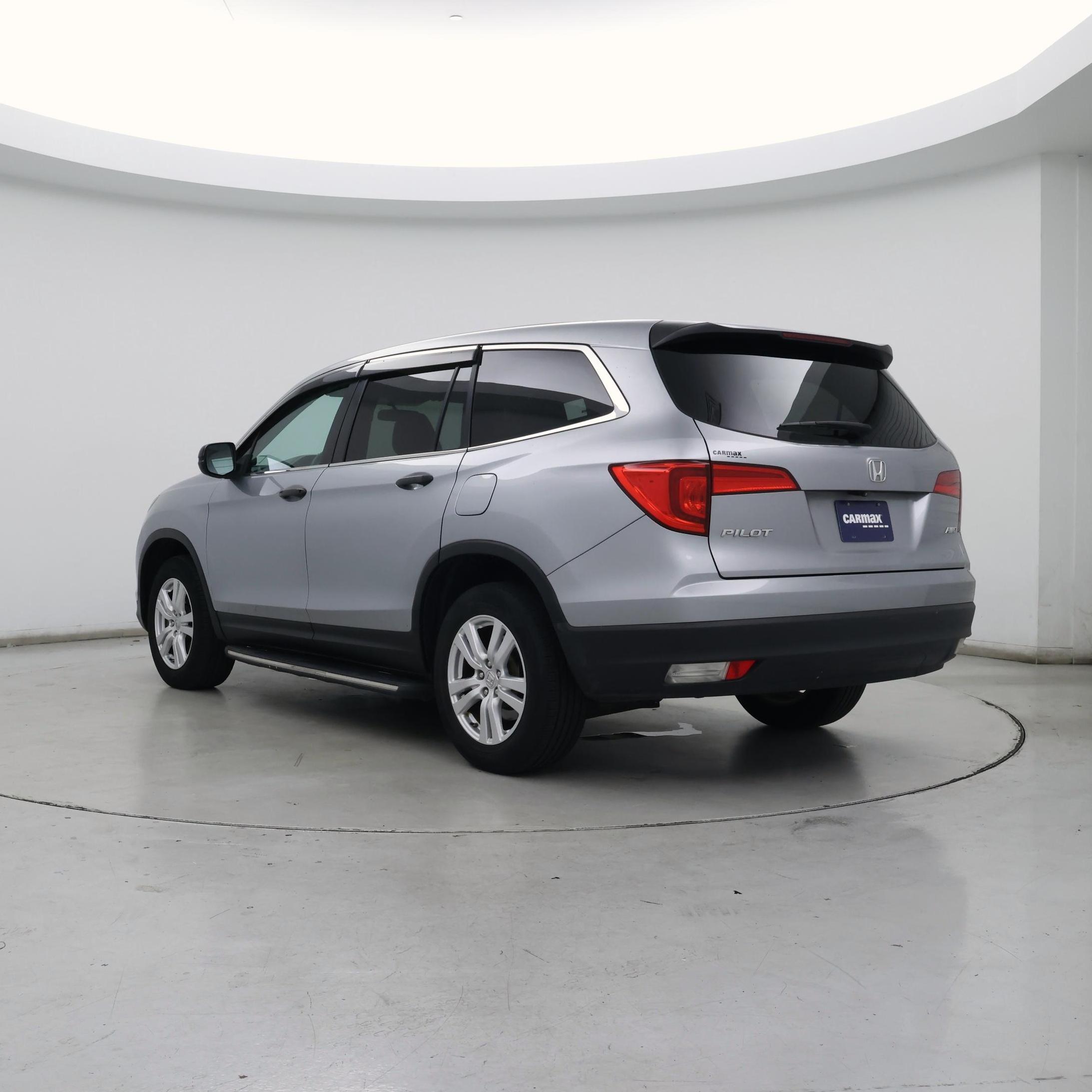 Thumbnail: 2016 Honda Pilot - 2