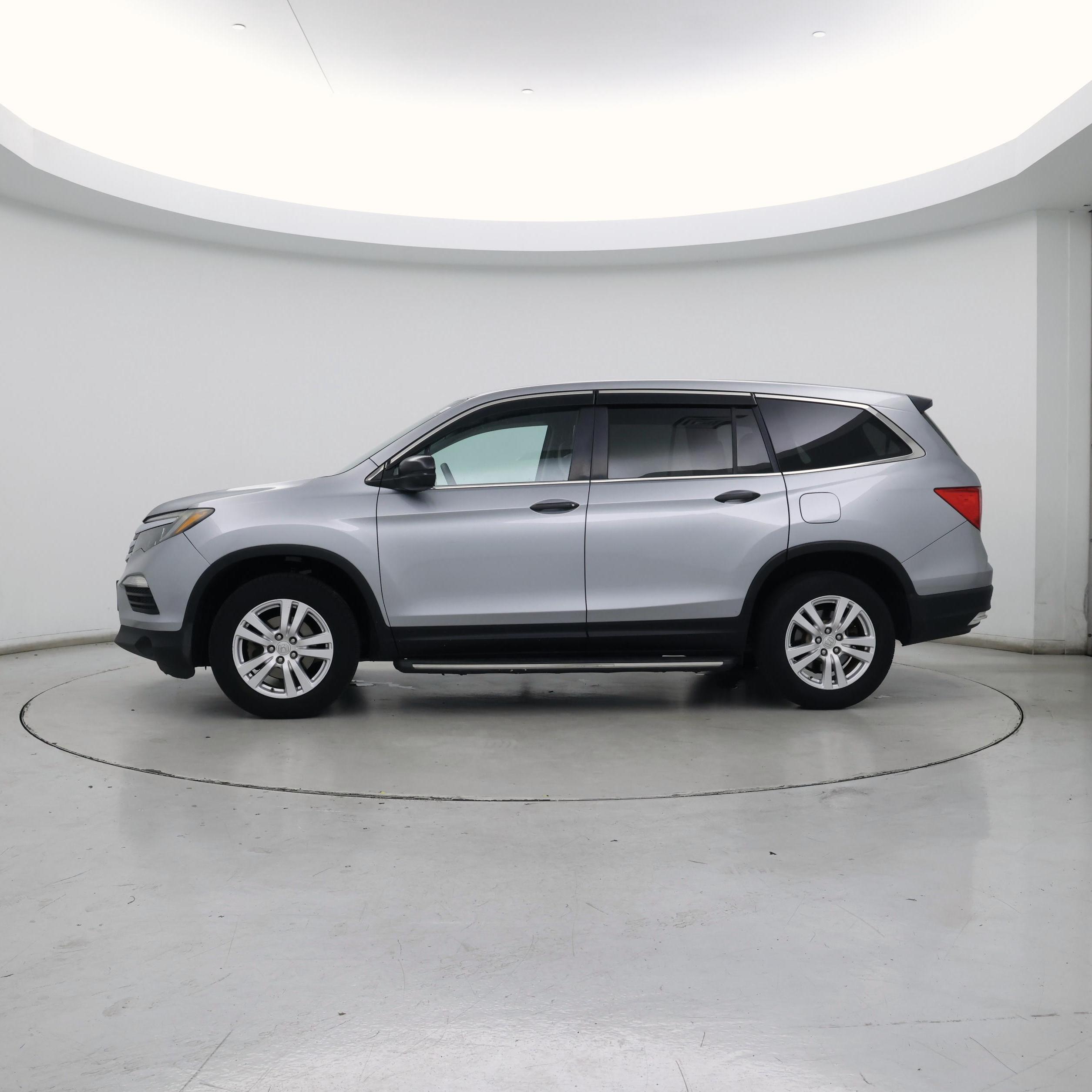 Thumbnail: 2016 Honda Pilot - 3