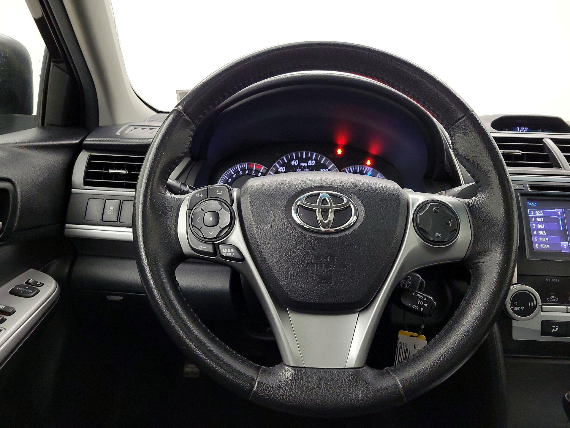 Thumbnail: 2014 Toyota Camry - 10