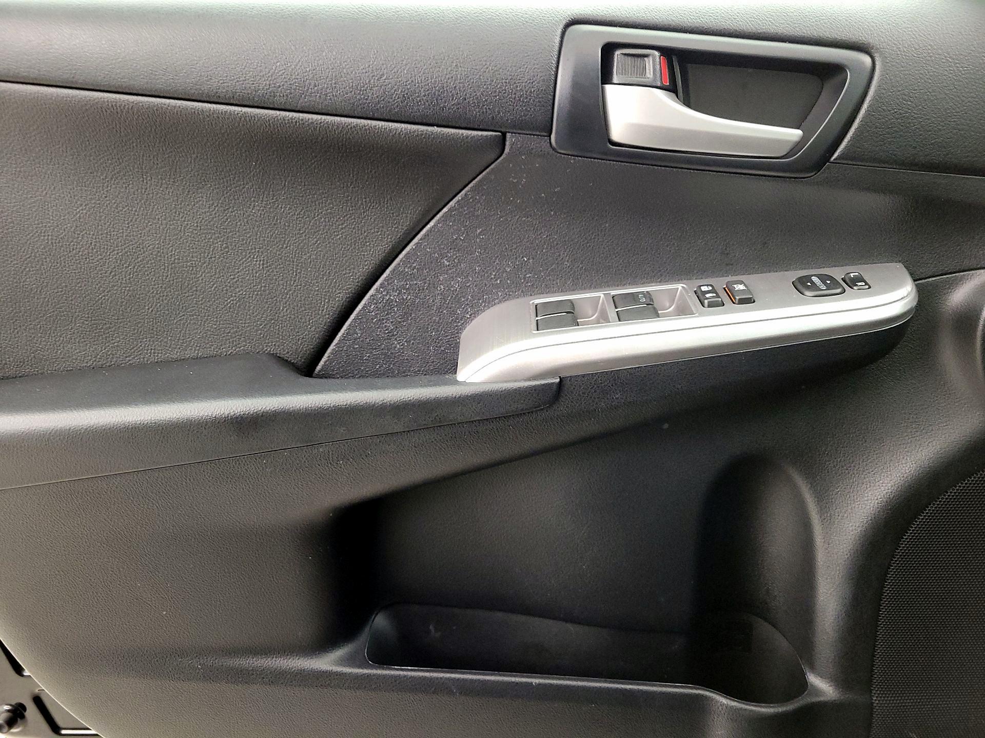 Thumbnail: 2014 Toyota Camry - 12