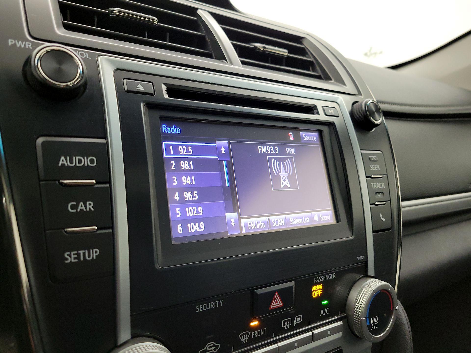 Thumbnail: 2014 Toyota Camry - 15