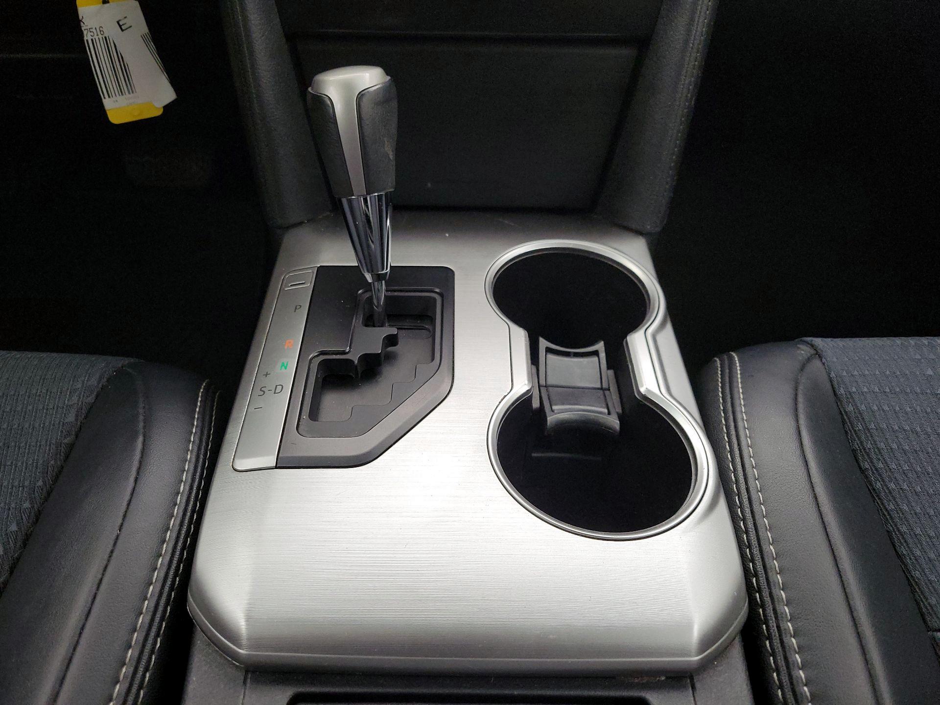 Thumbnail: 2014 Toyota Camry - 17