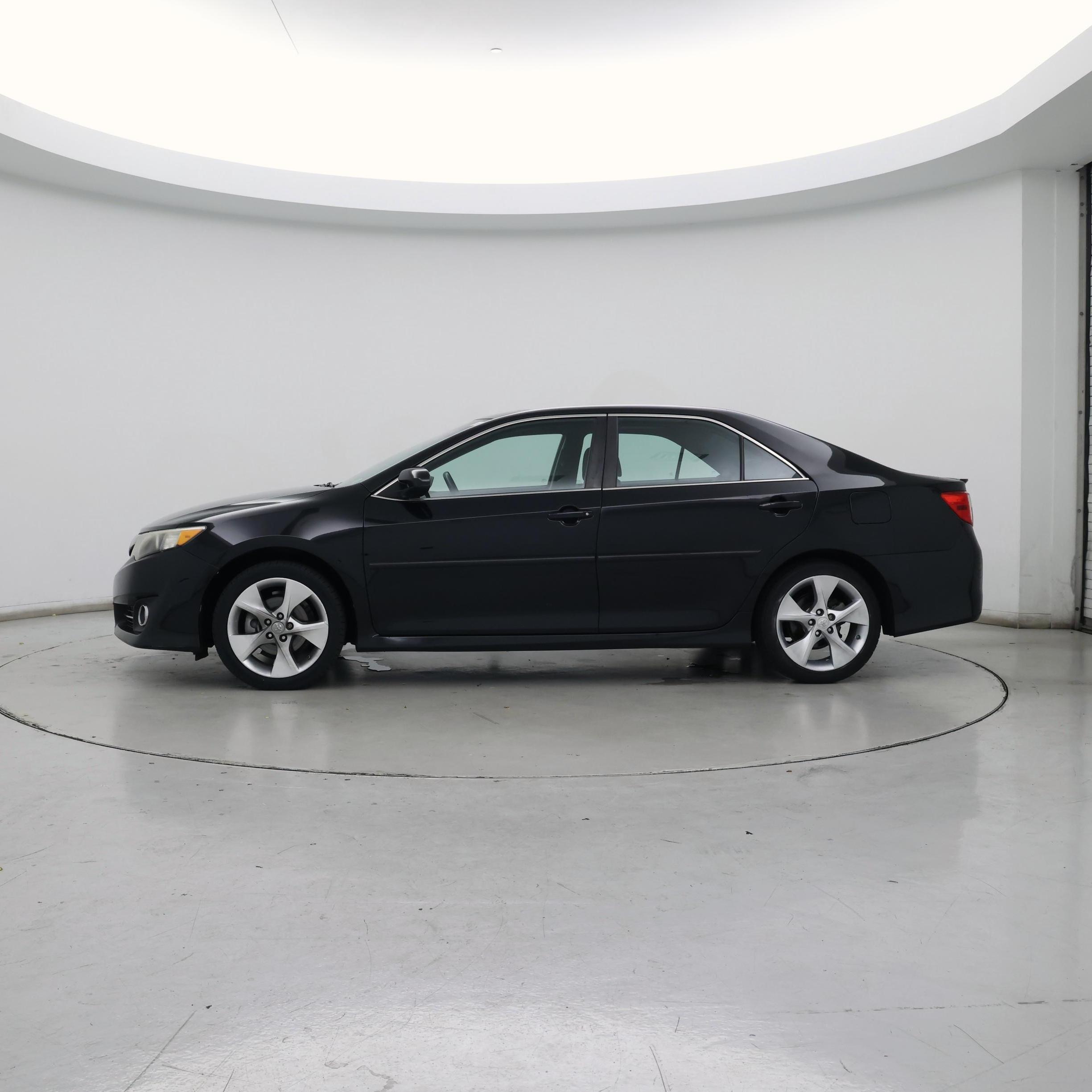 Thumbnail: 2014 Toyota Camry - 3