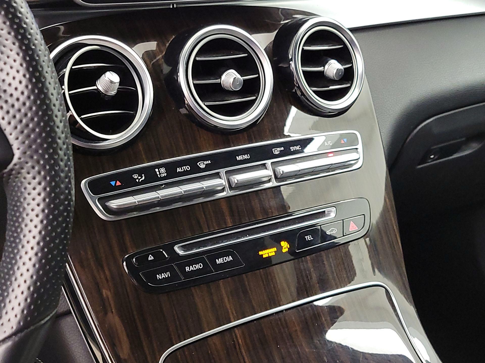 Thumbnail: 2019 Mercedes-Benz GLC - 16