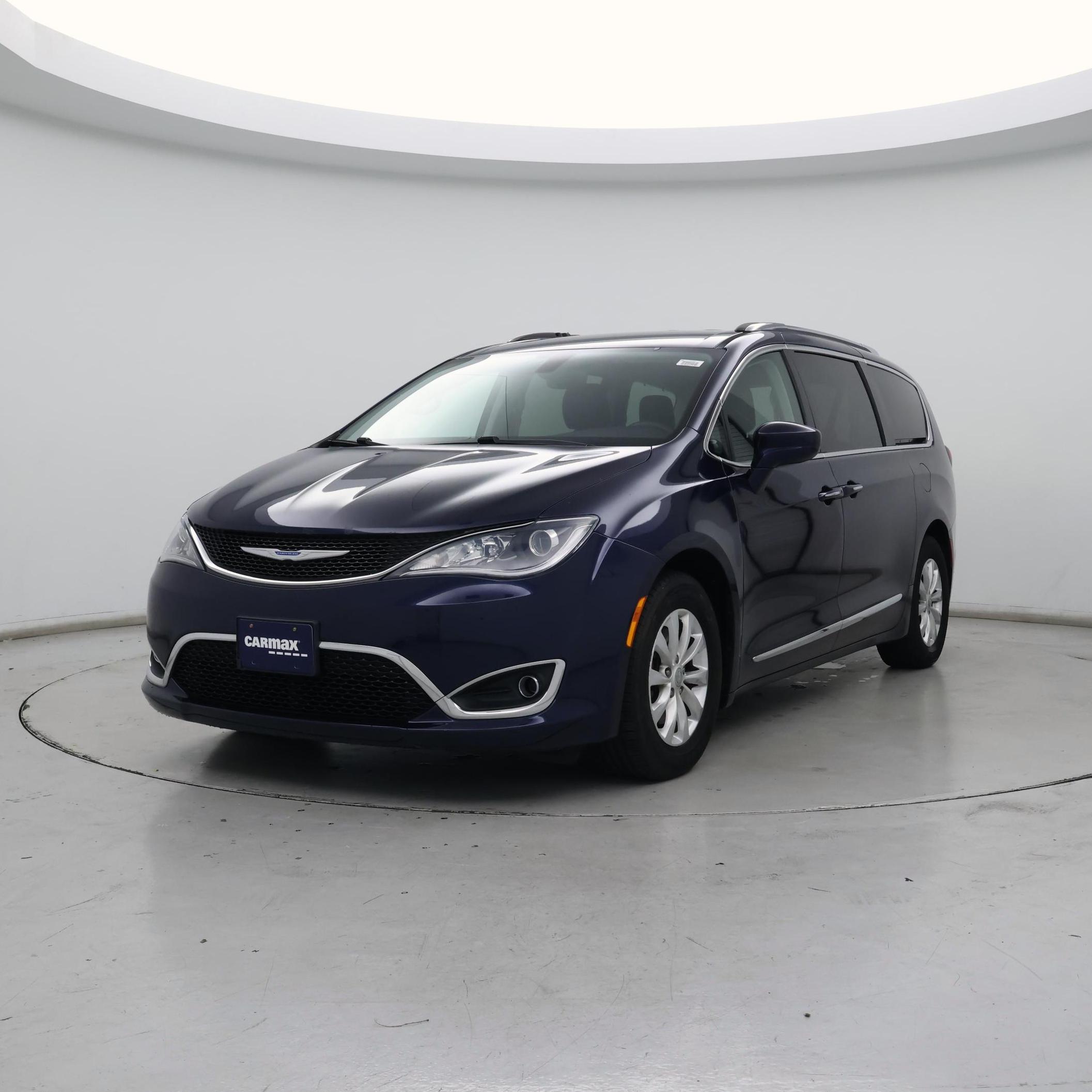 Thumbnail: 2018 Chrysler Pacifica - 4
