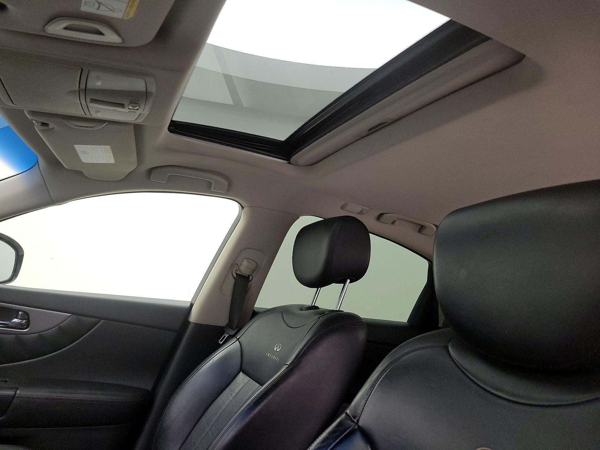 Thumbnail: 2014 INFINITI QX70 - 18