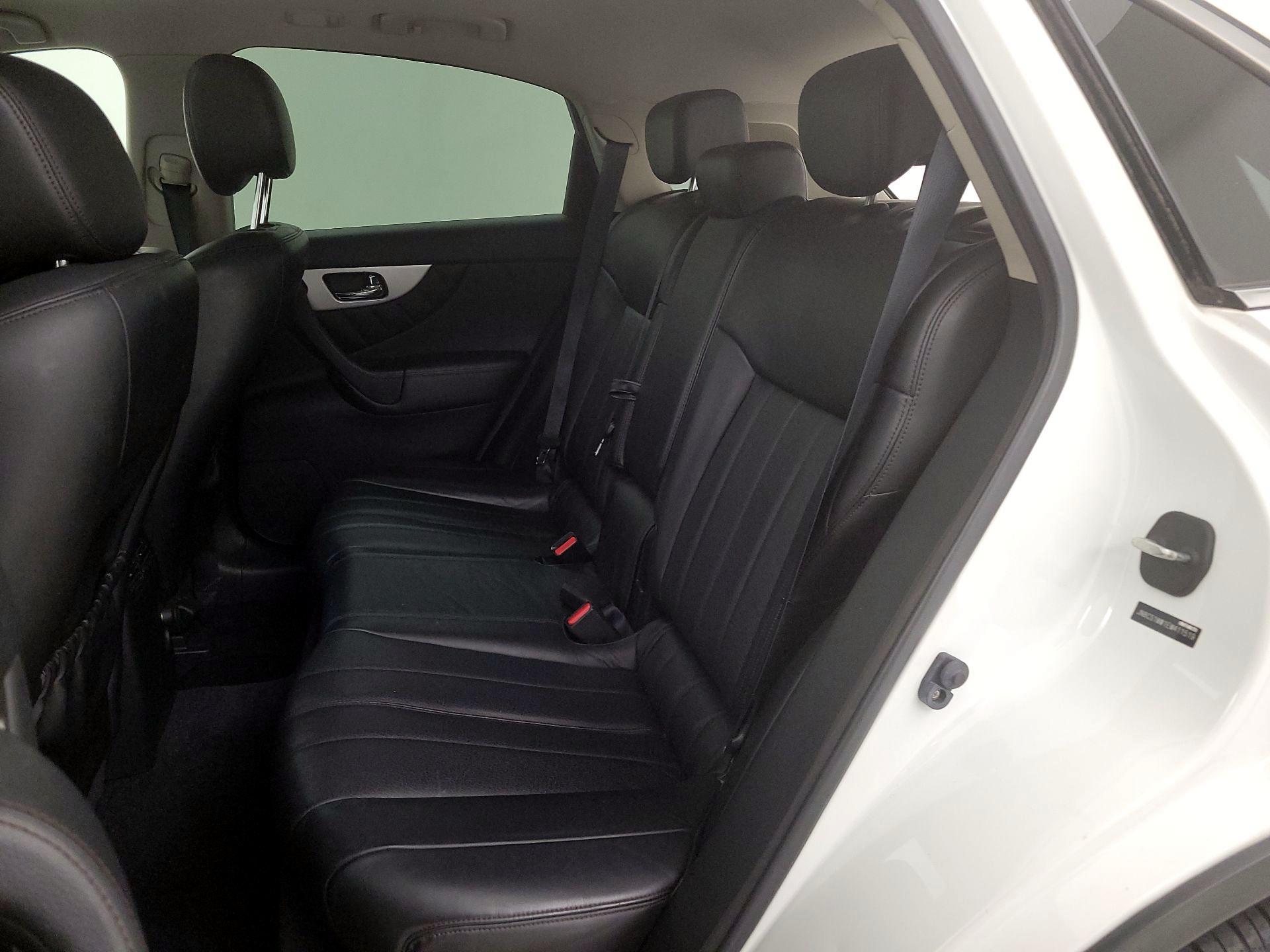 Thumbnail: 2014 INFINITI QX70 - 19