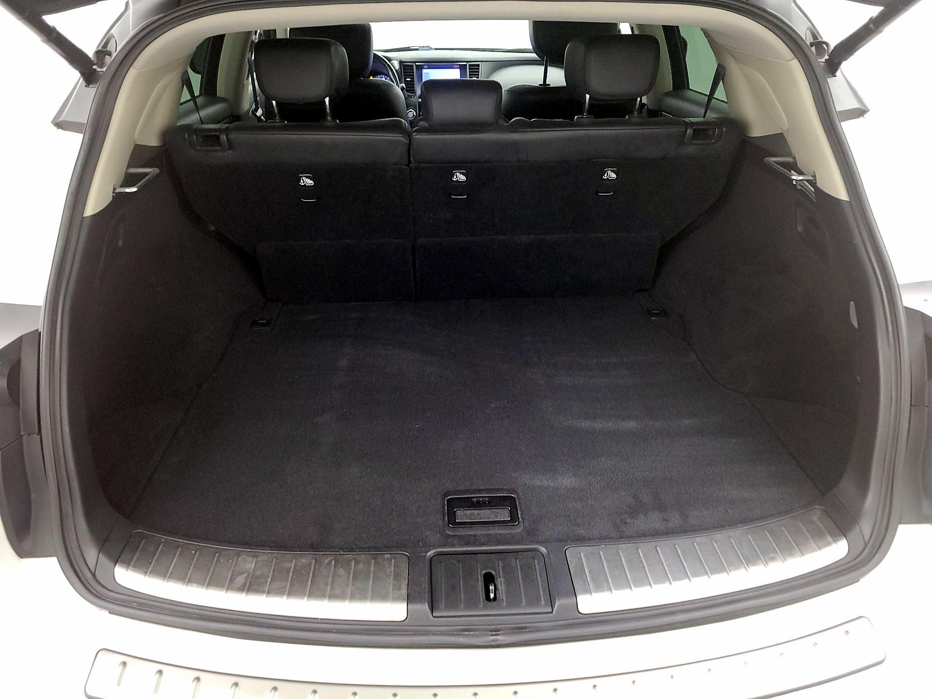 Thumbnail: 2014 INFINITI QX70 - 20