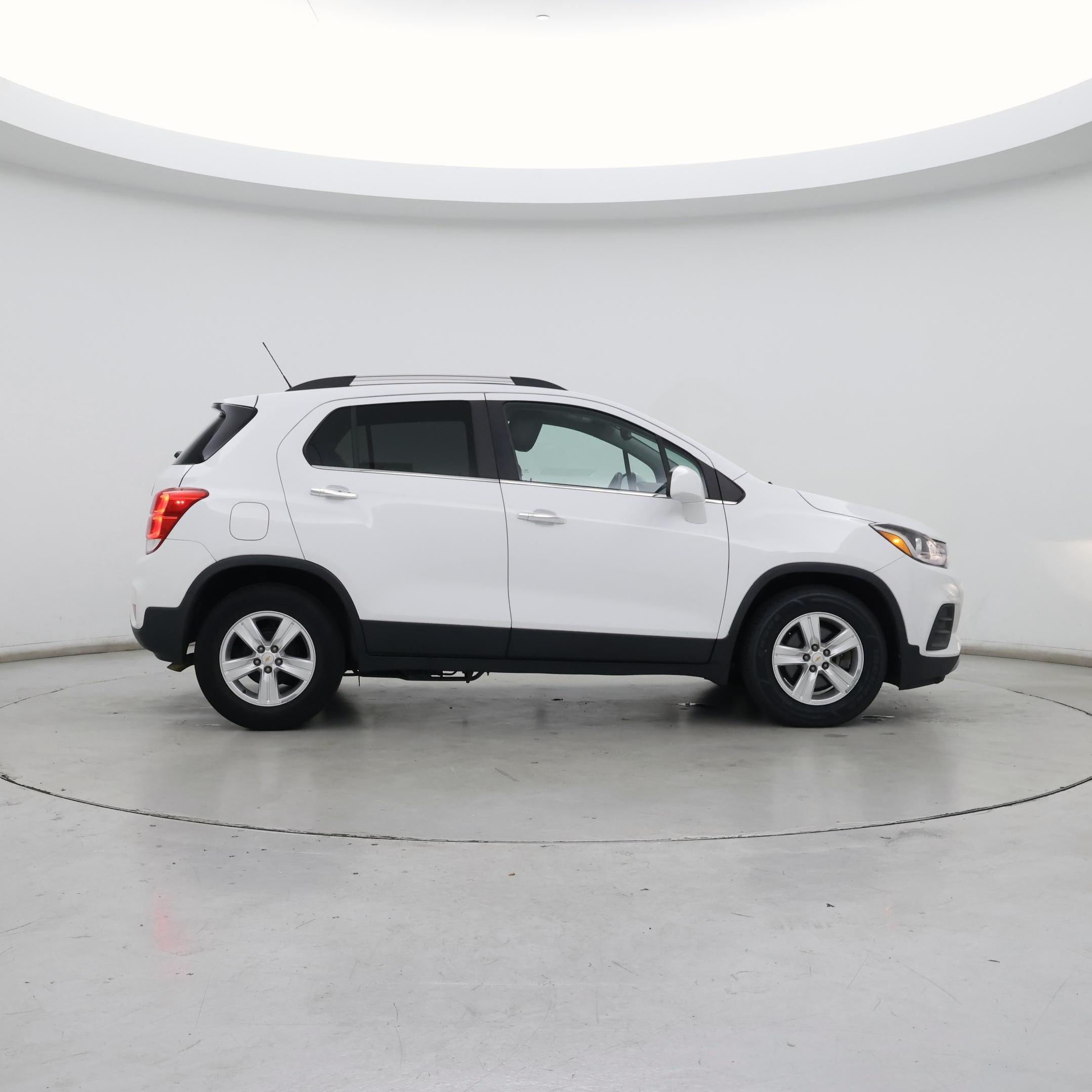 Thumbnail: 2017 Chevrolet Trax - 7