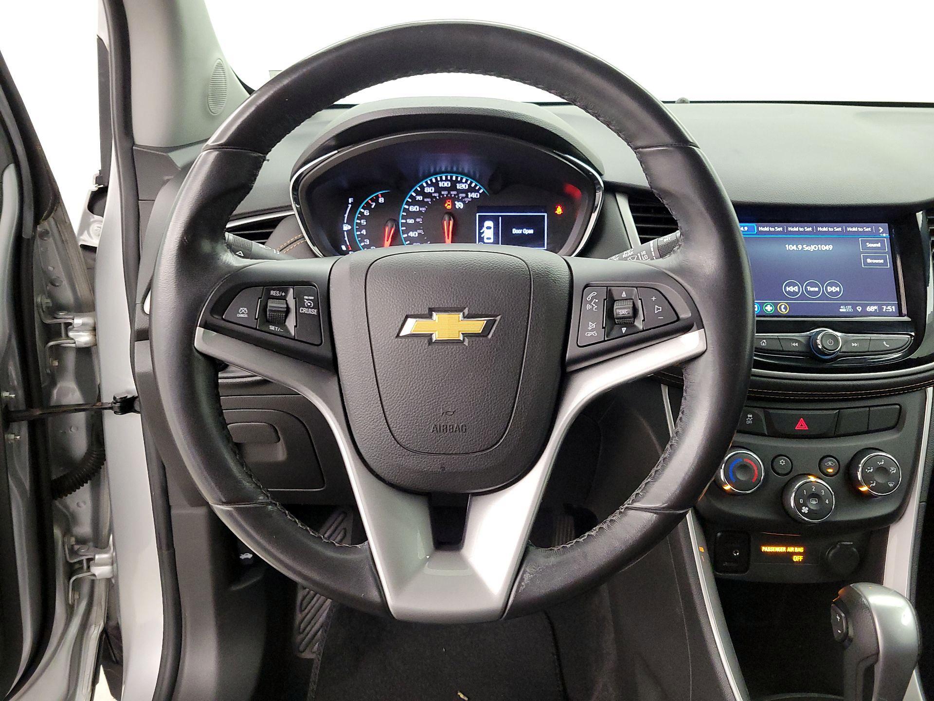 Thumbnail: 2018 Chevrolet Trax - 10