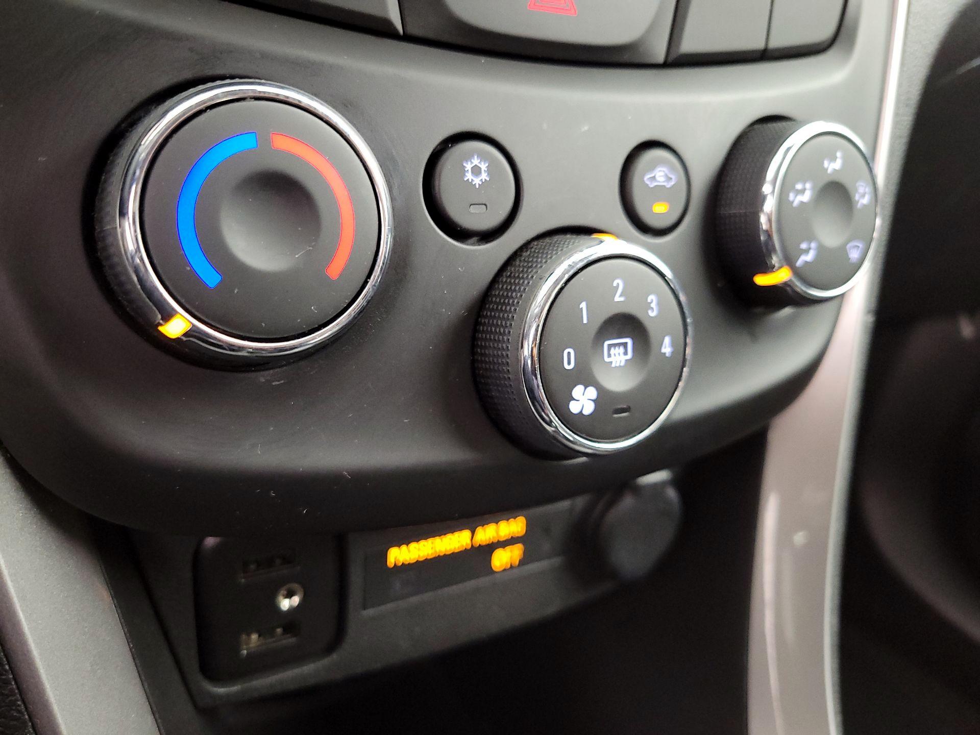 Thumbnail: 2018 Chevrolet Trax - 16
