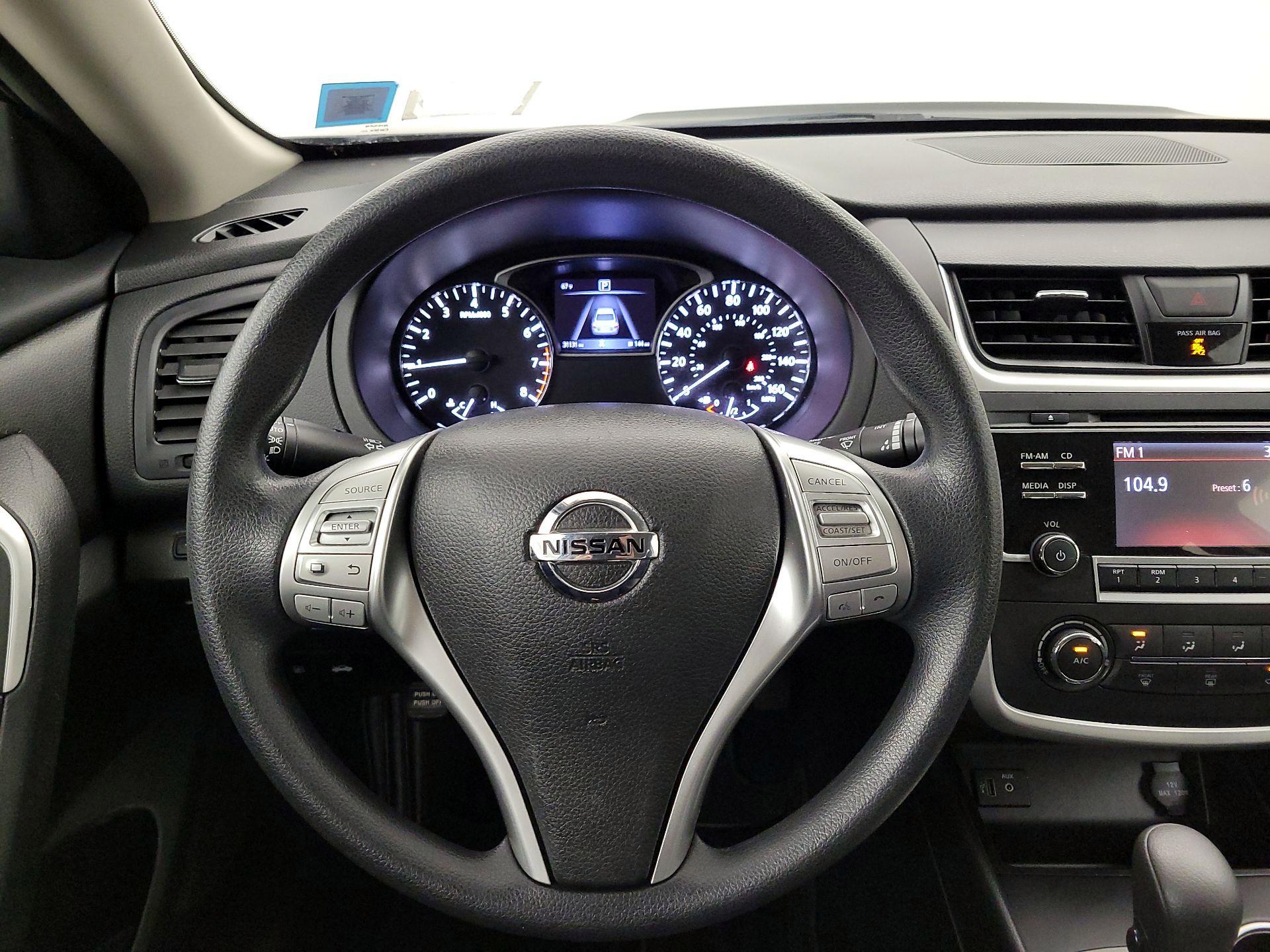 Thumbnail: 2018 Nissan Altima - 10